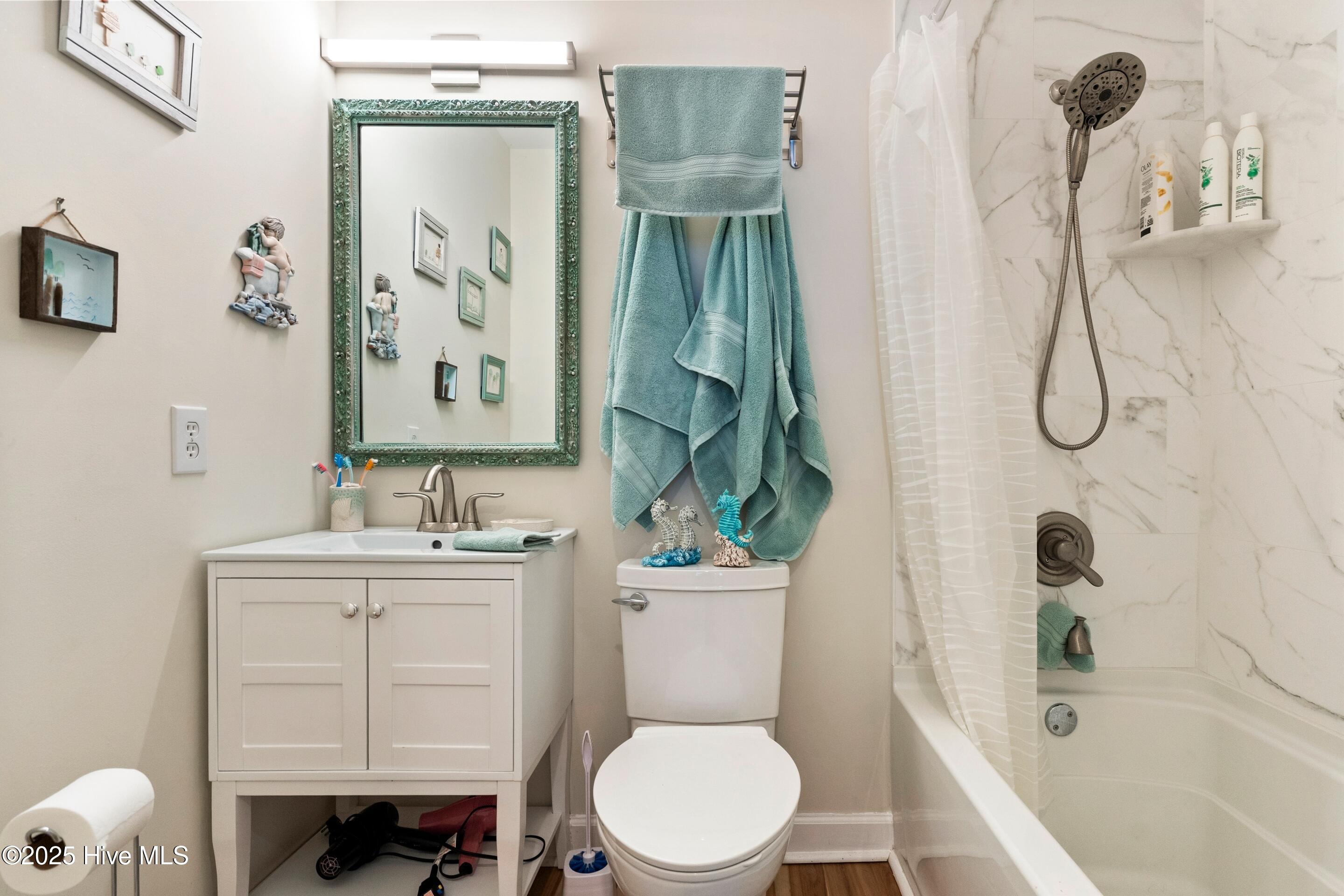 100517106 | Photo 38