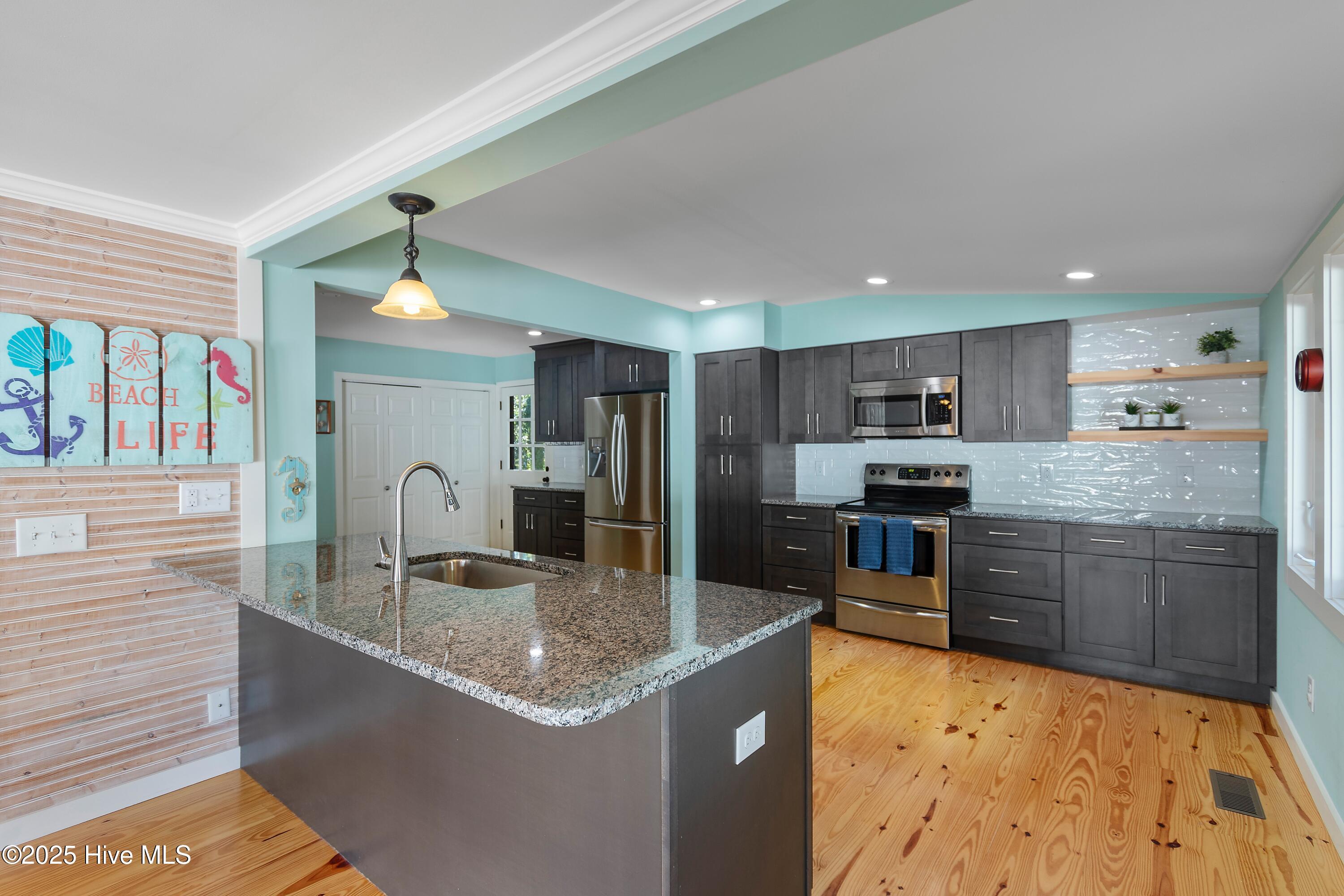 100537849 | Photo 18