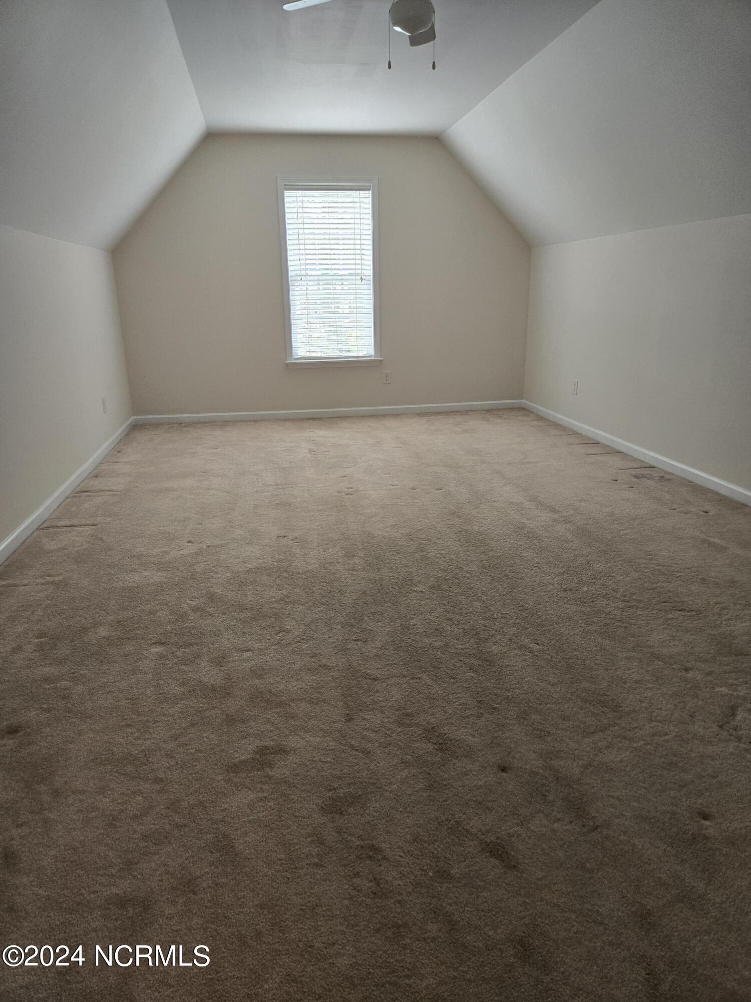 100465743 | Photo 43