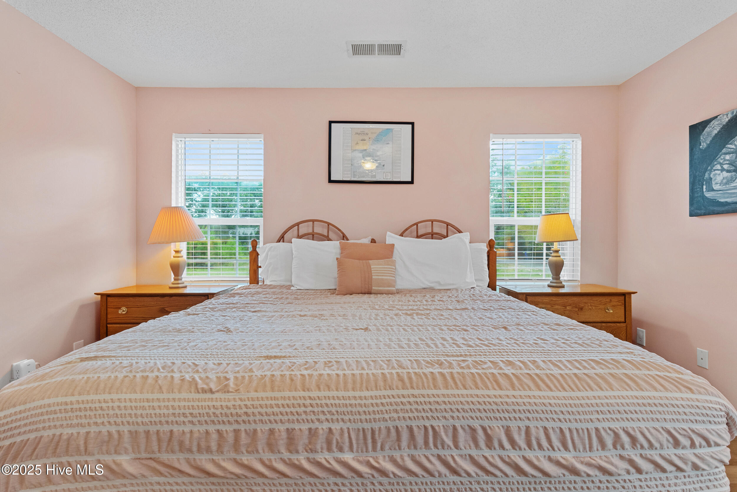 100525296 | Photo 27