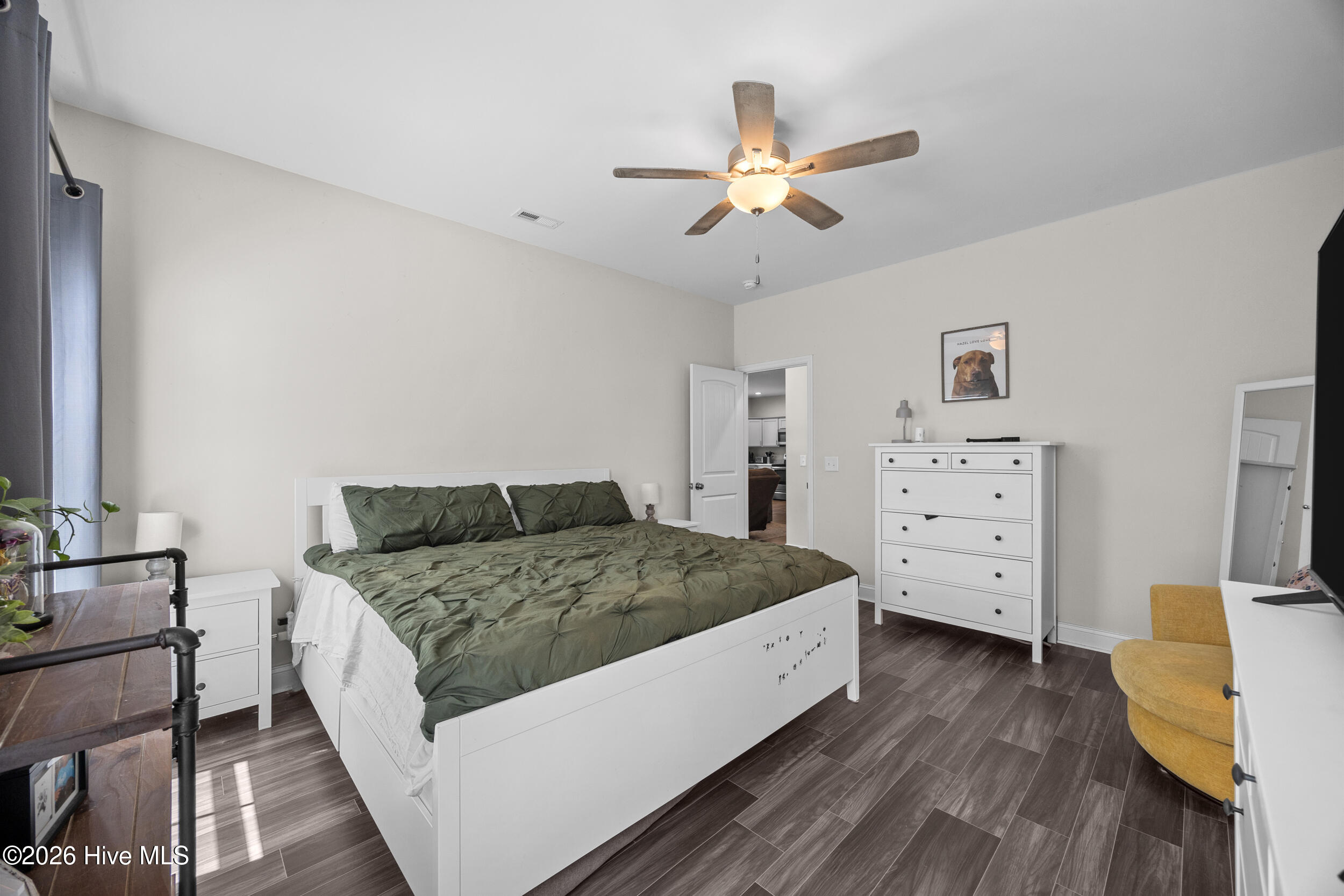 100566658 | Photo 24