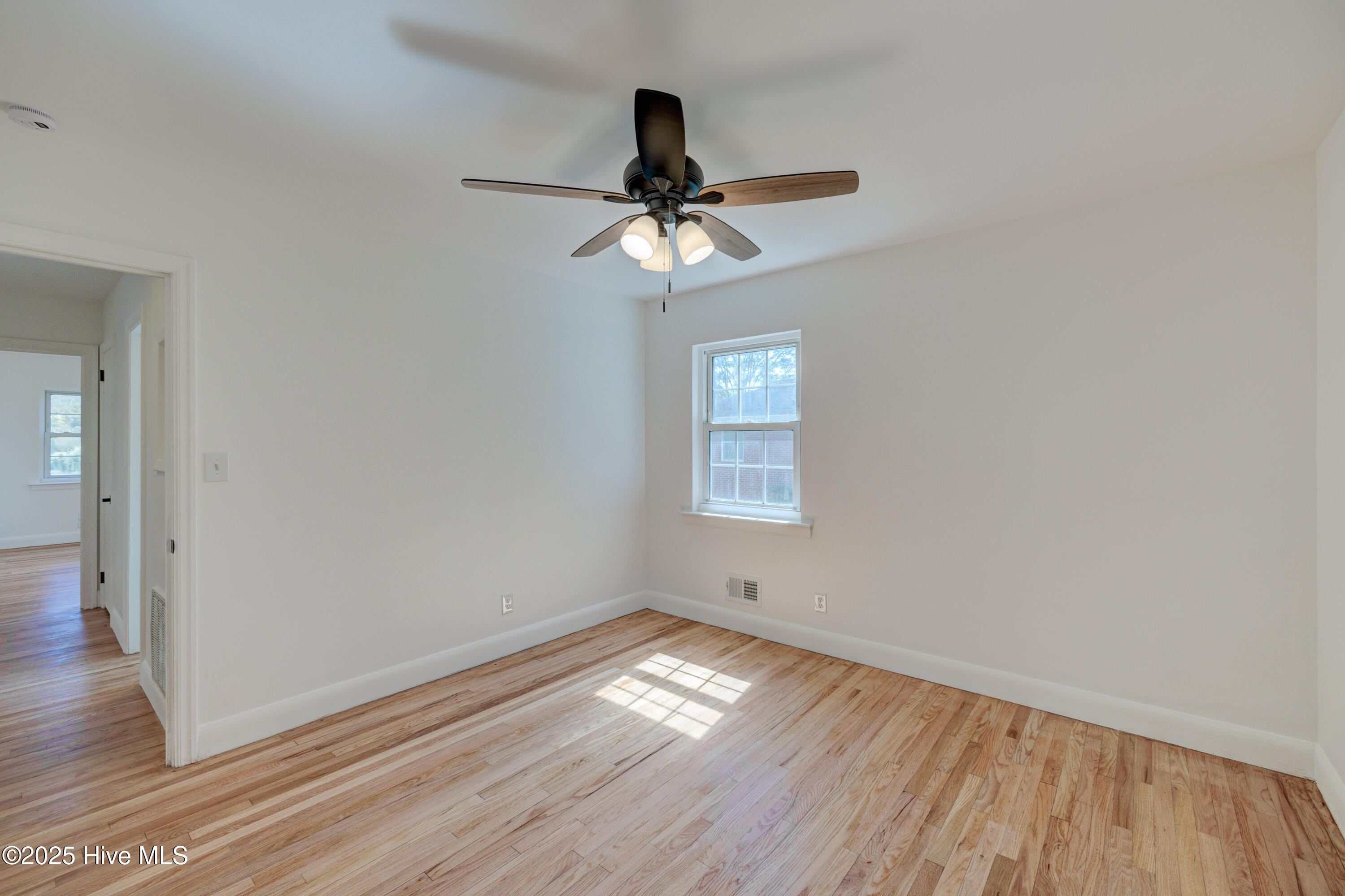 100531788 | Photo 40