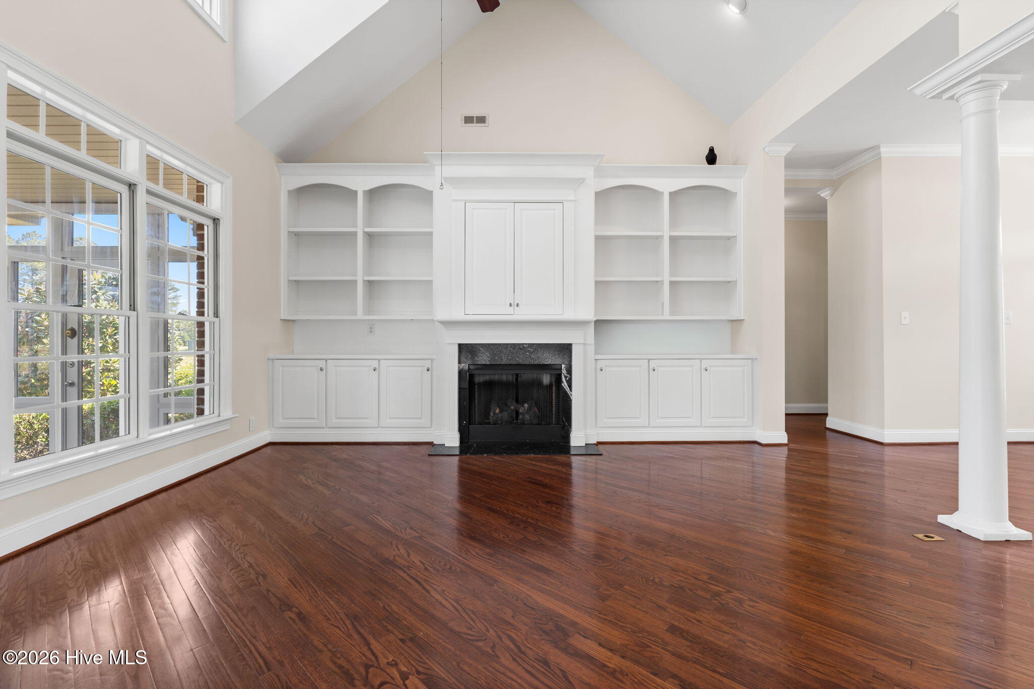 100569598 | Photo 11