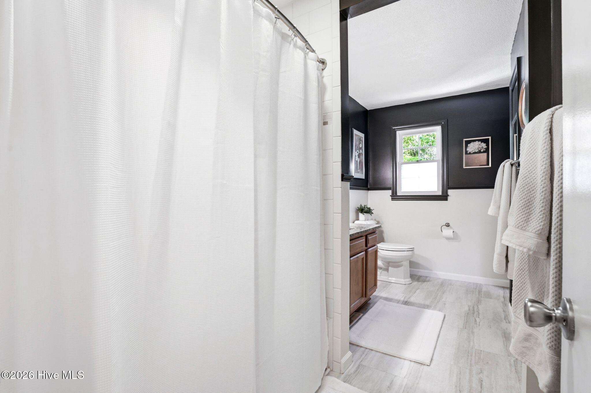 100568648 | Photo 42