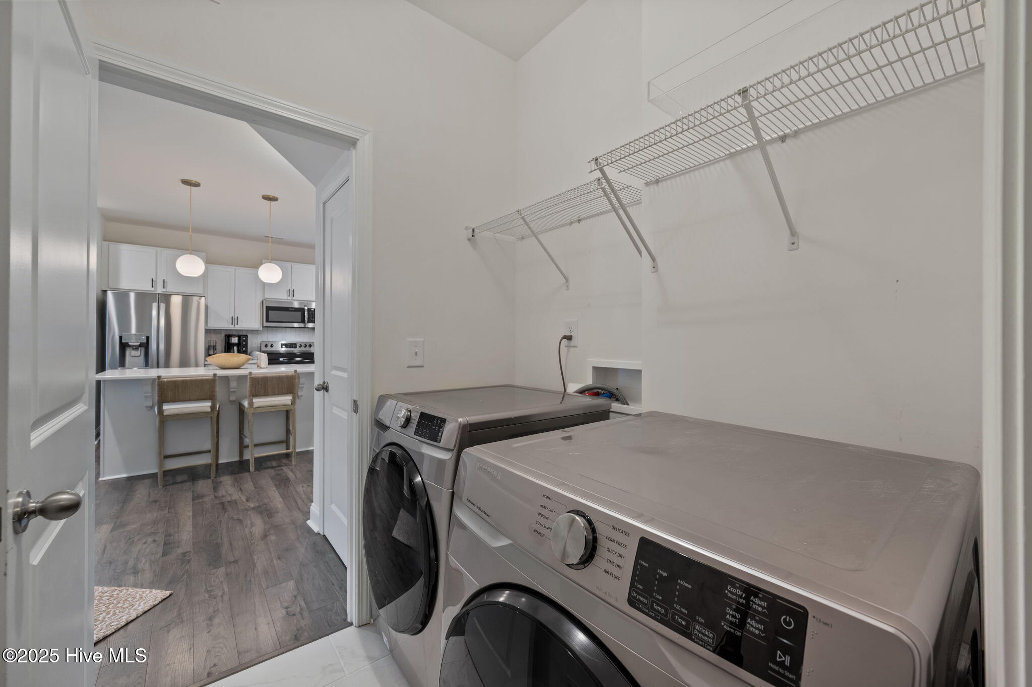 100547055 | Photo 21