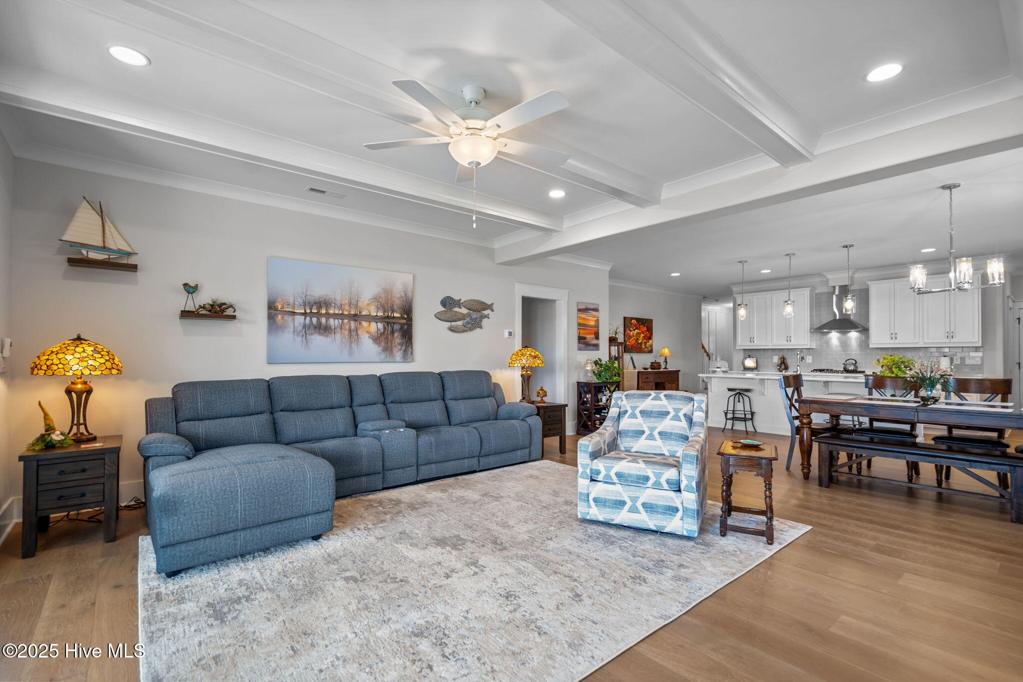 100526969 | Photo 18