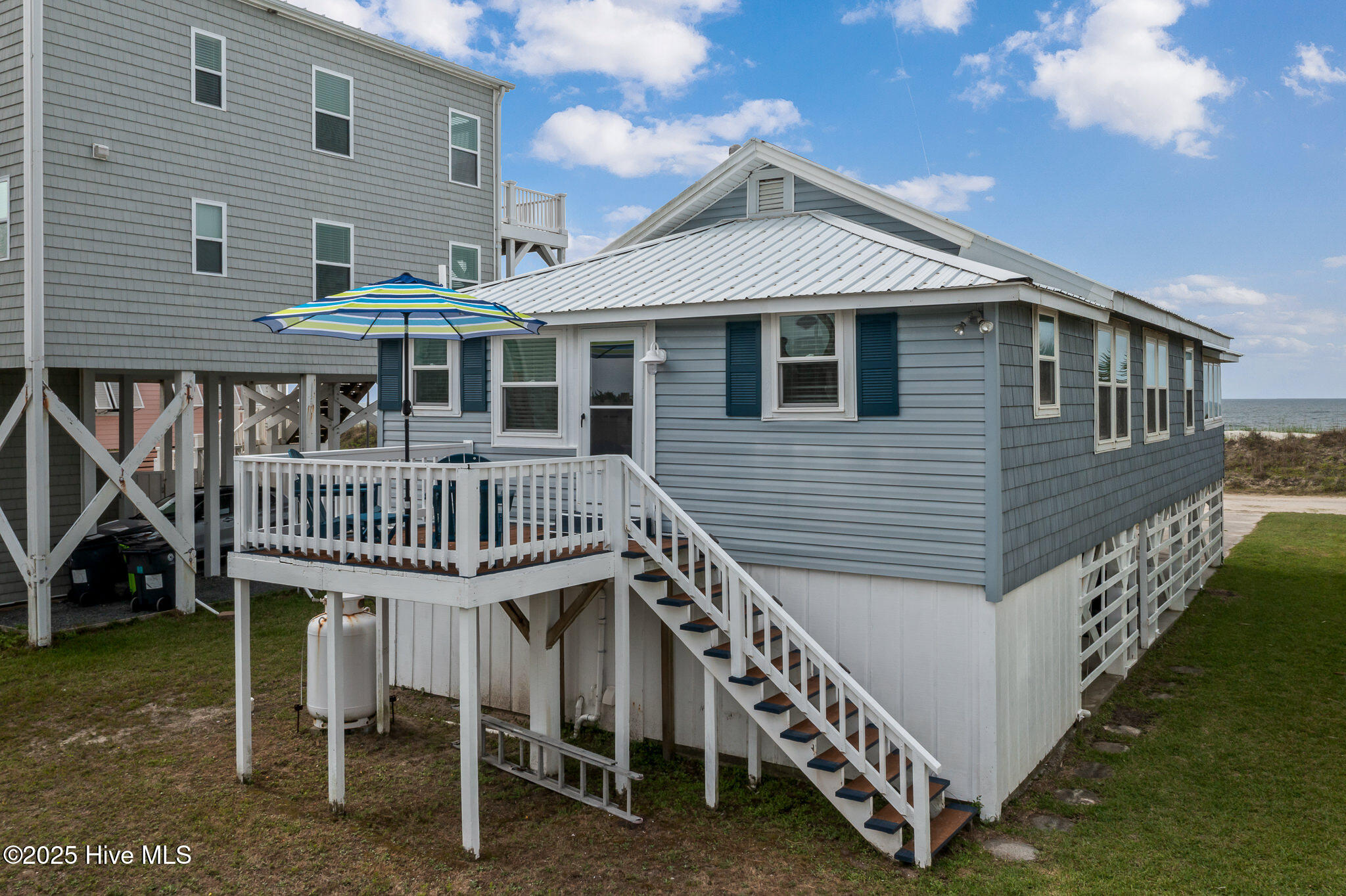 100521832 | Photo 46