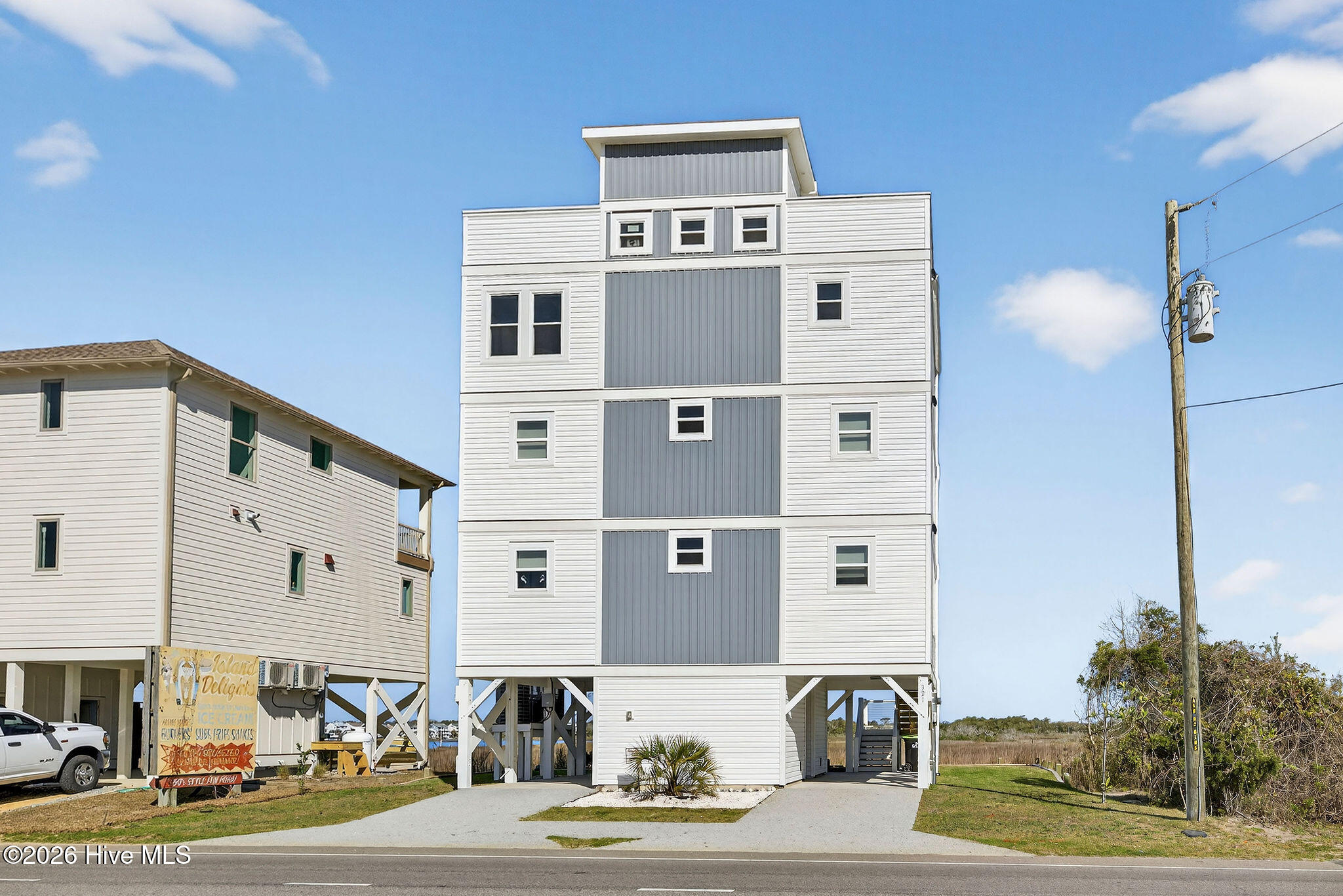 100565541 | Photo 67