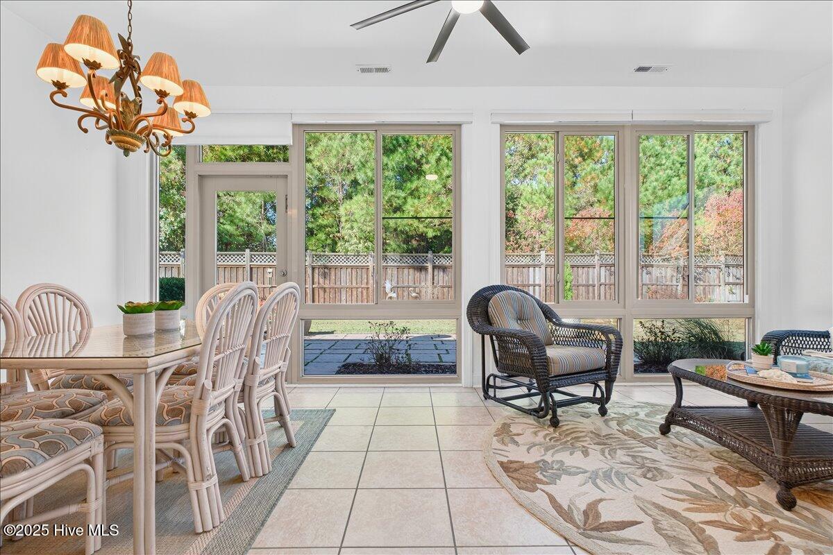 100541263 | Photo 24