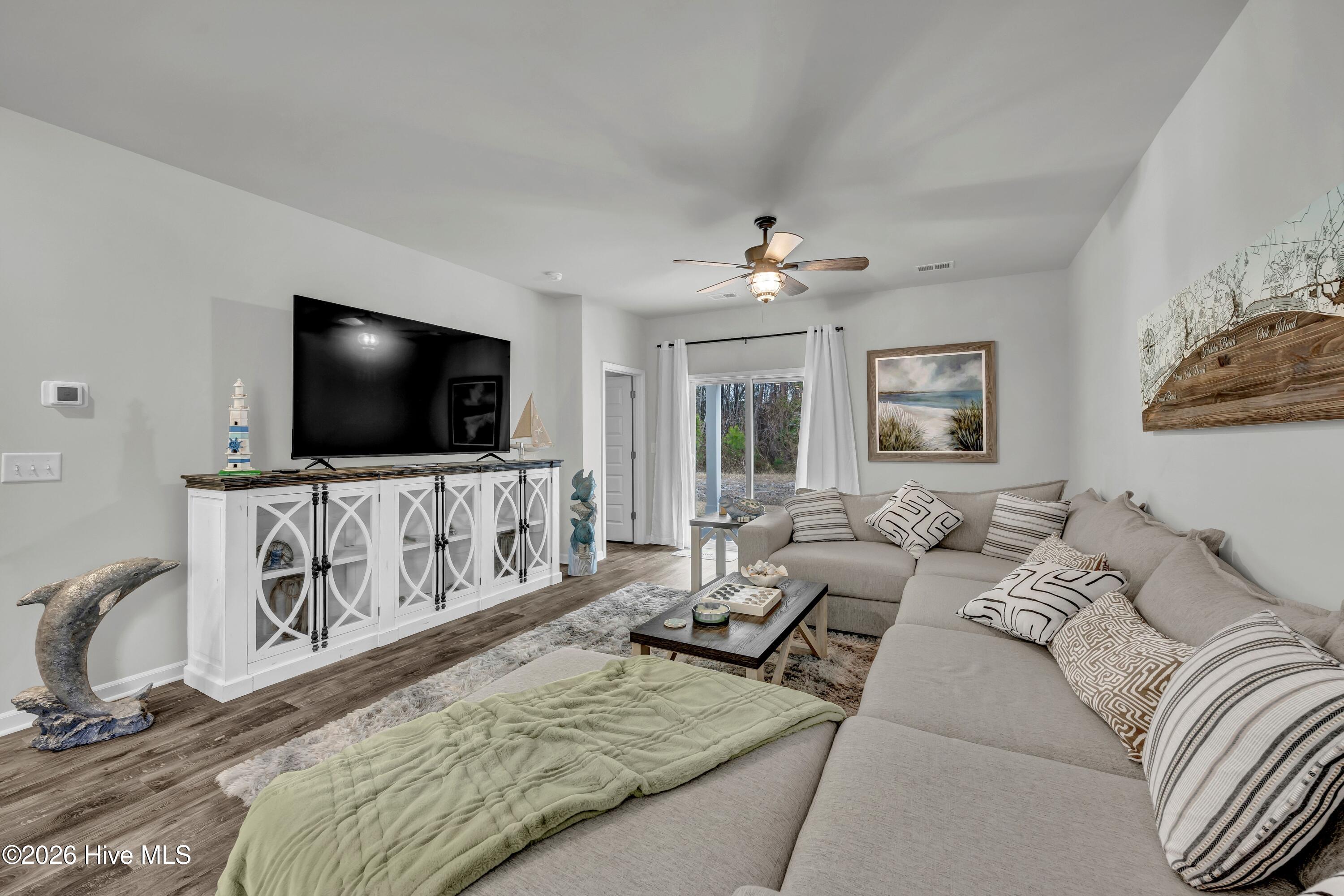 100554355 | Photo 11