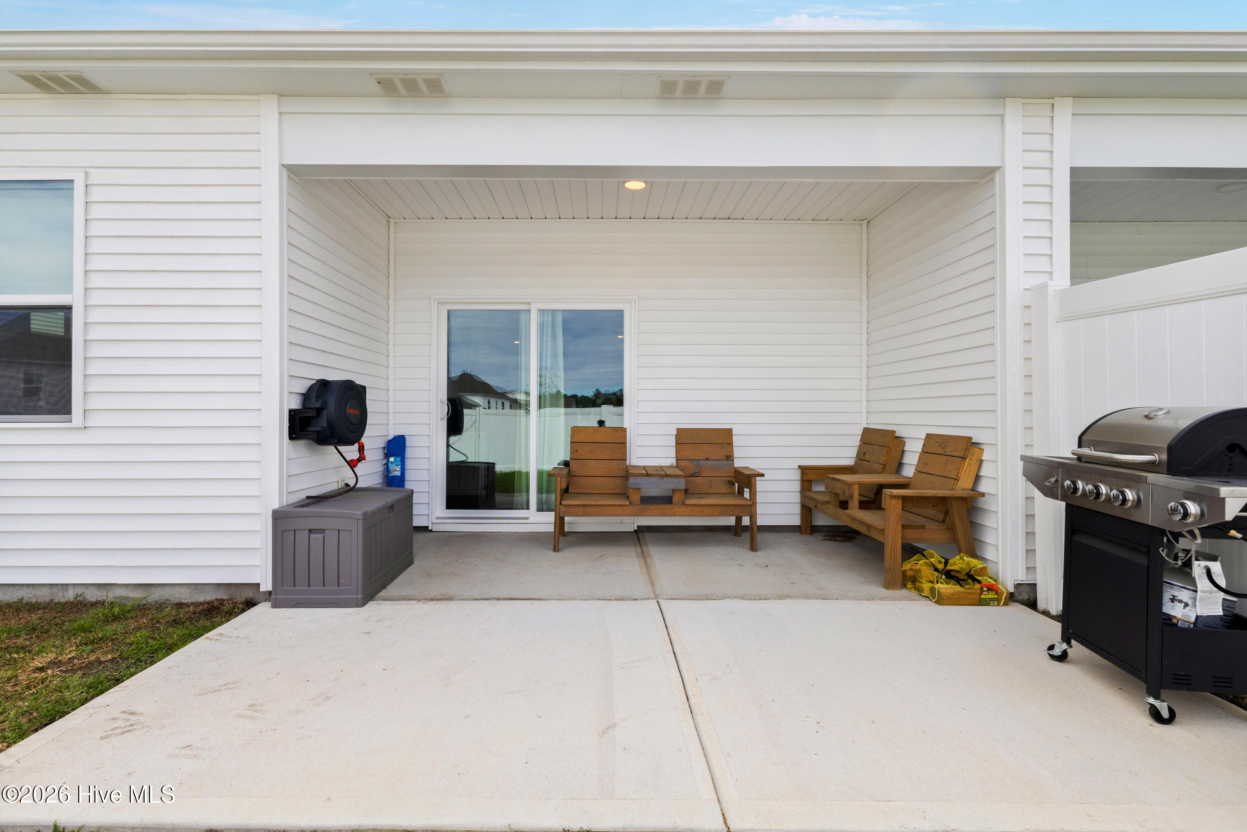 100561359 | Photo 36