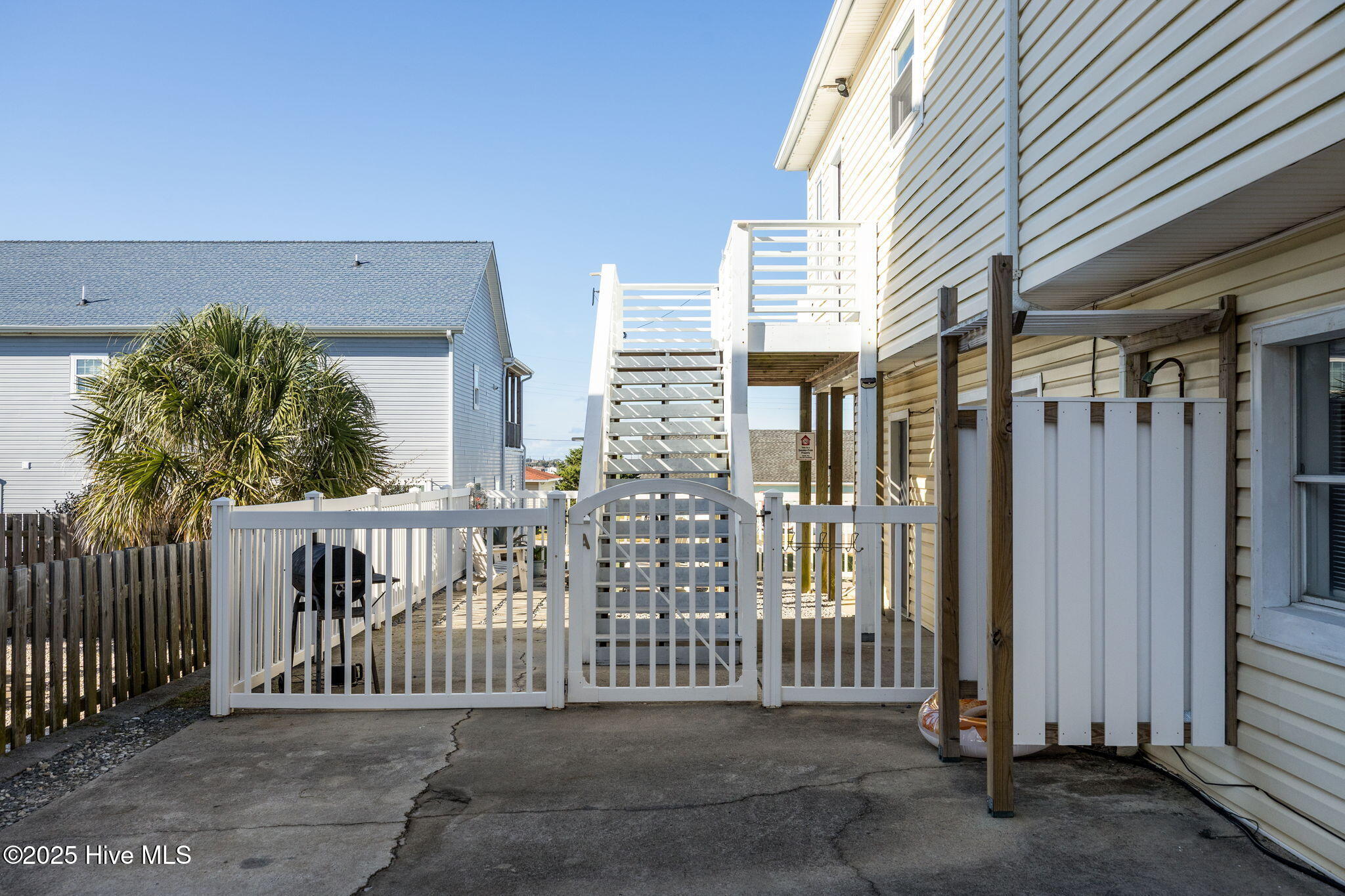 205 Barefoot Lane, Atlantic Beach, NC, 28512