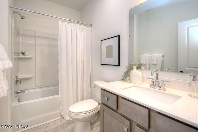 100527327 | Photo 13