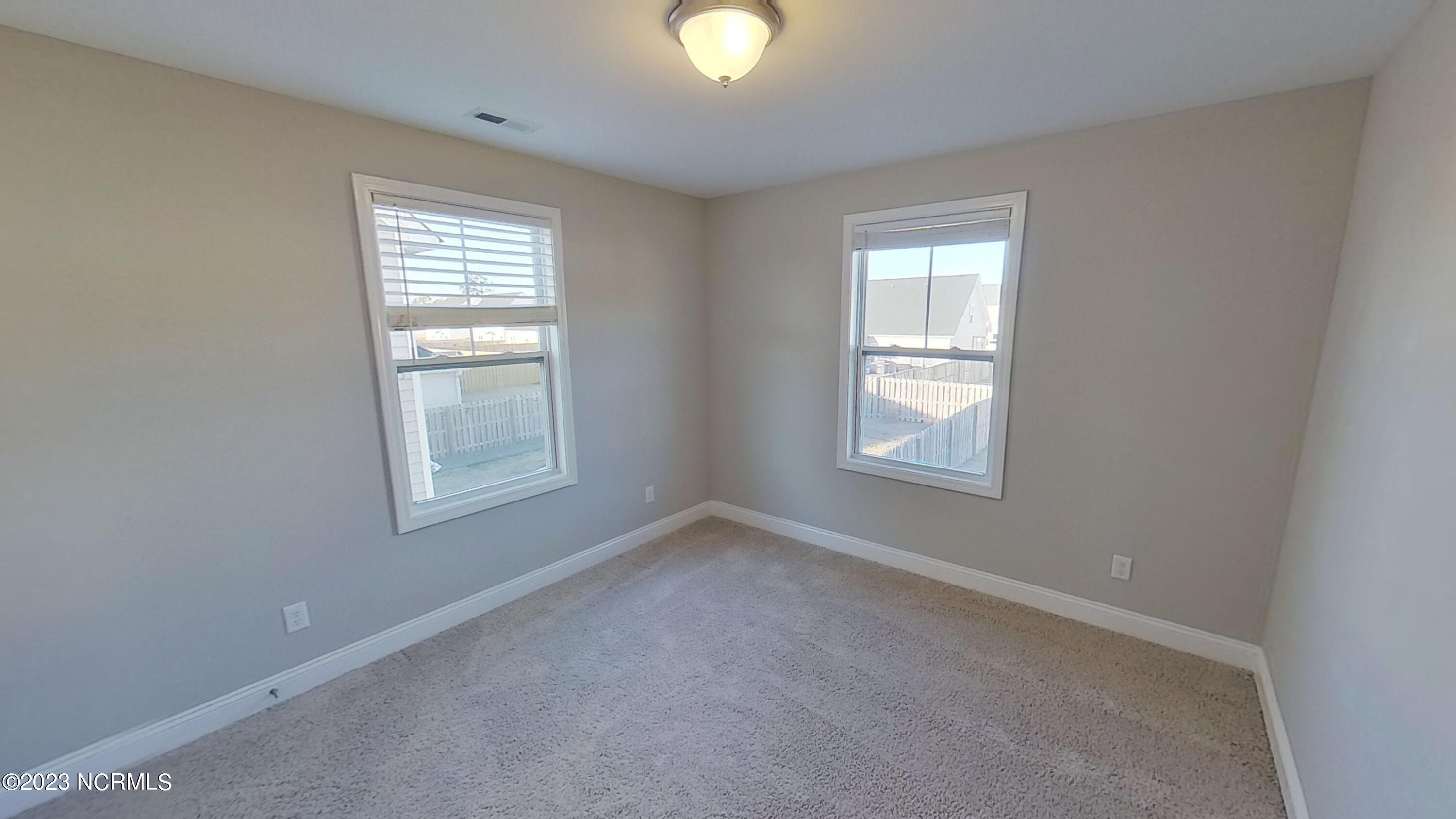 100543878 | Photo 24