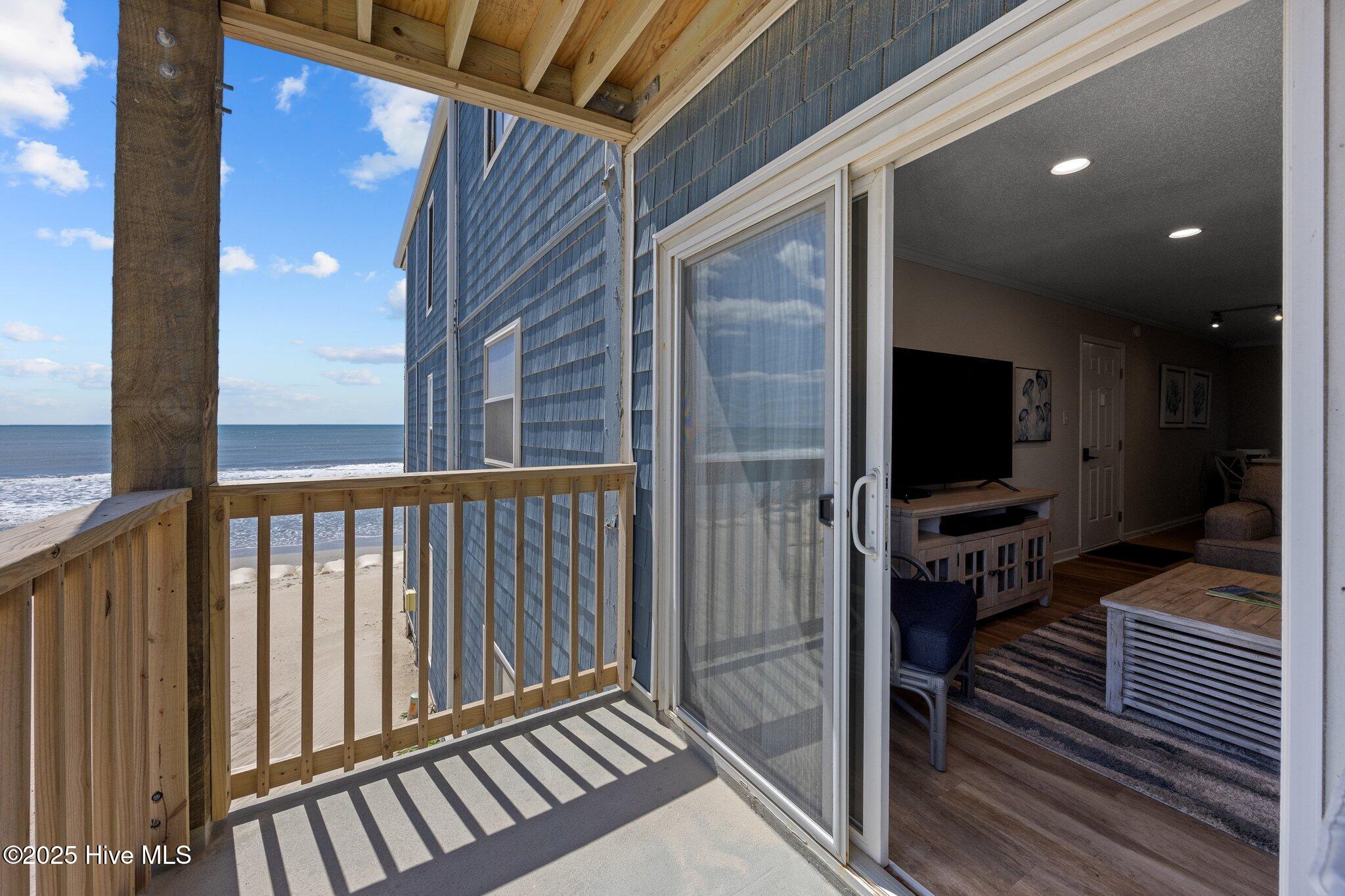 100561287 | Photo 20