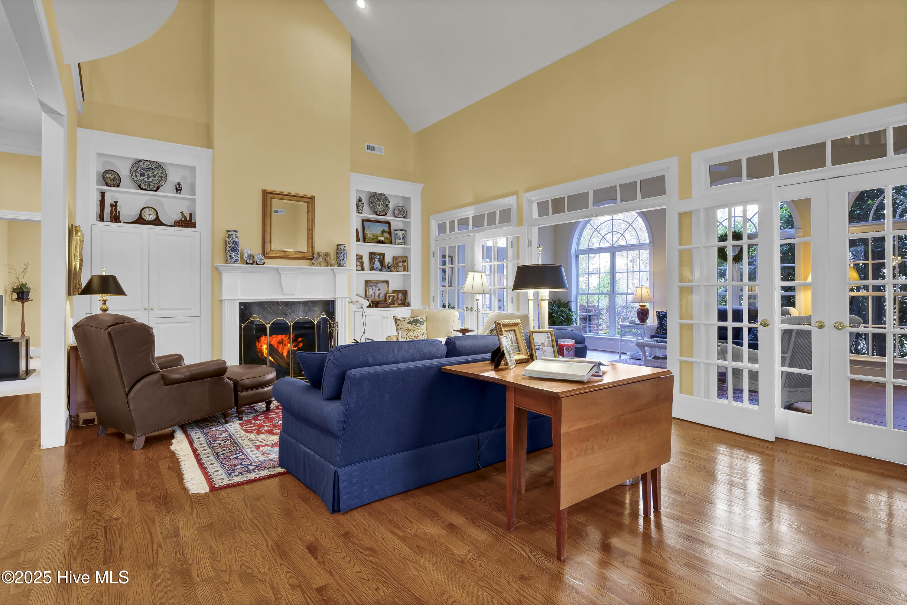 100559823 | Photo 15