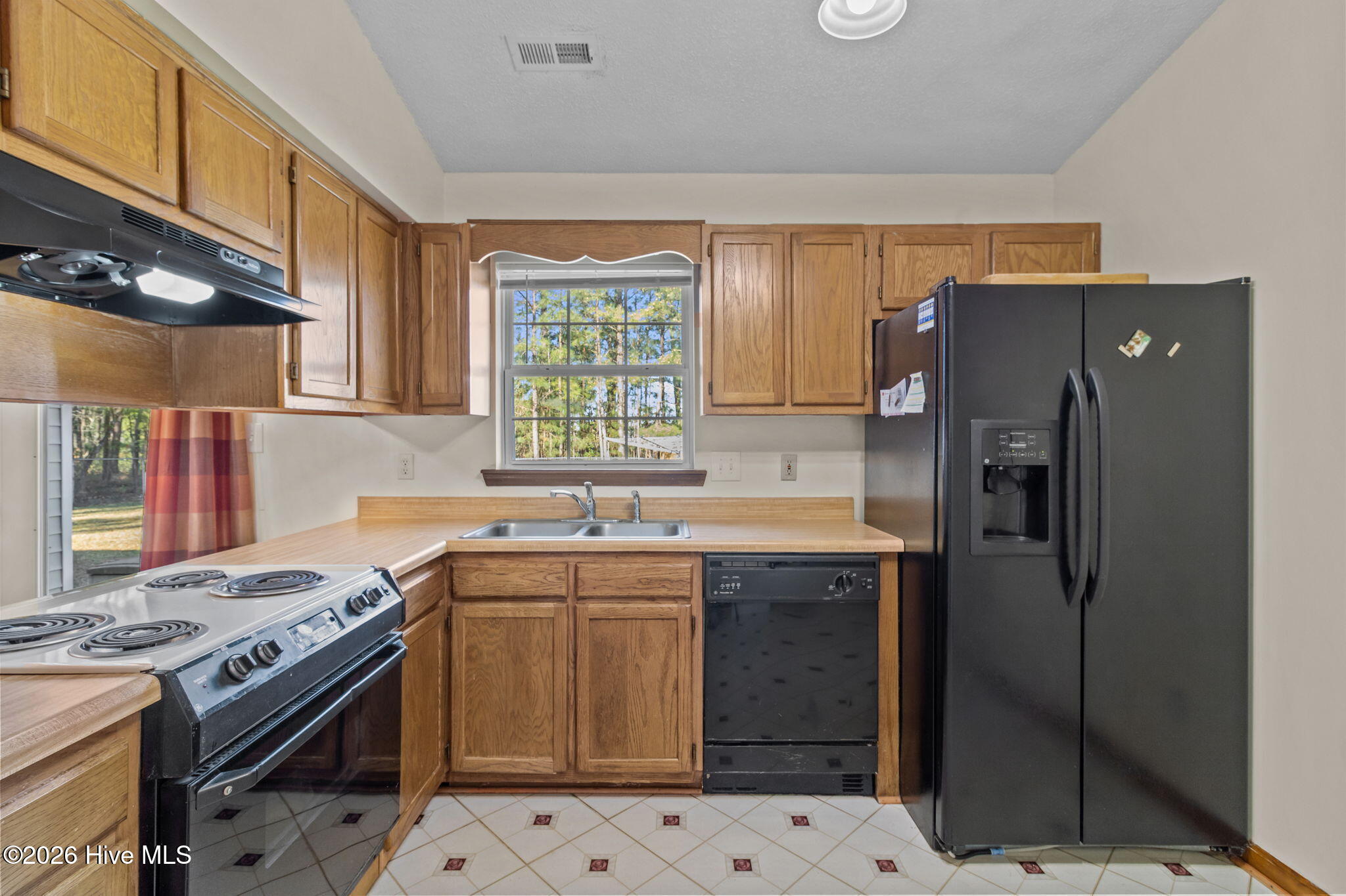 100563206 | Photo 13