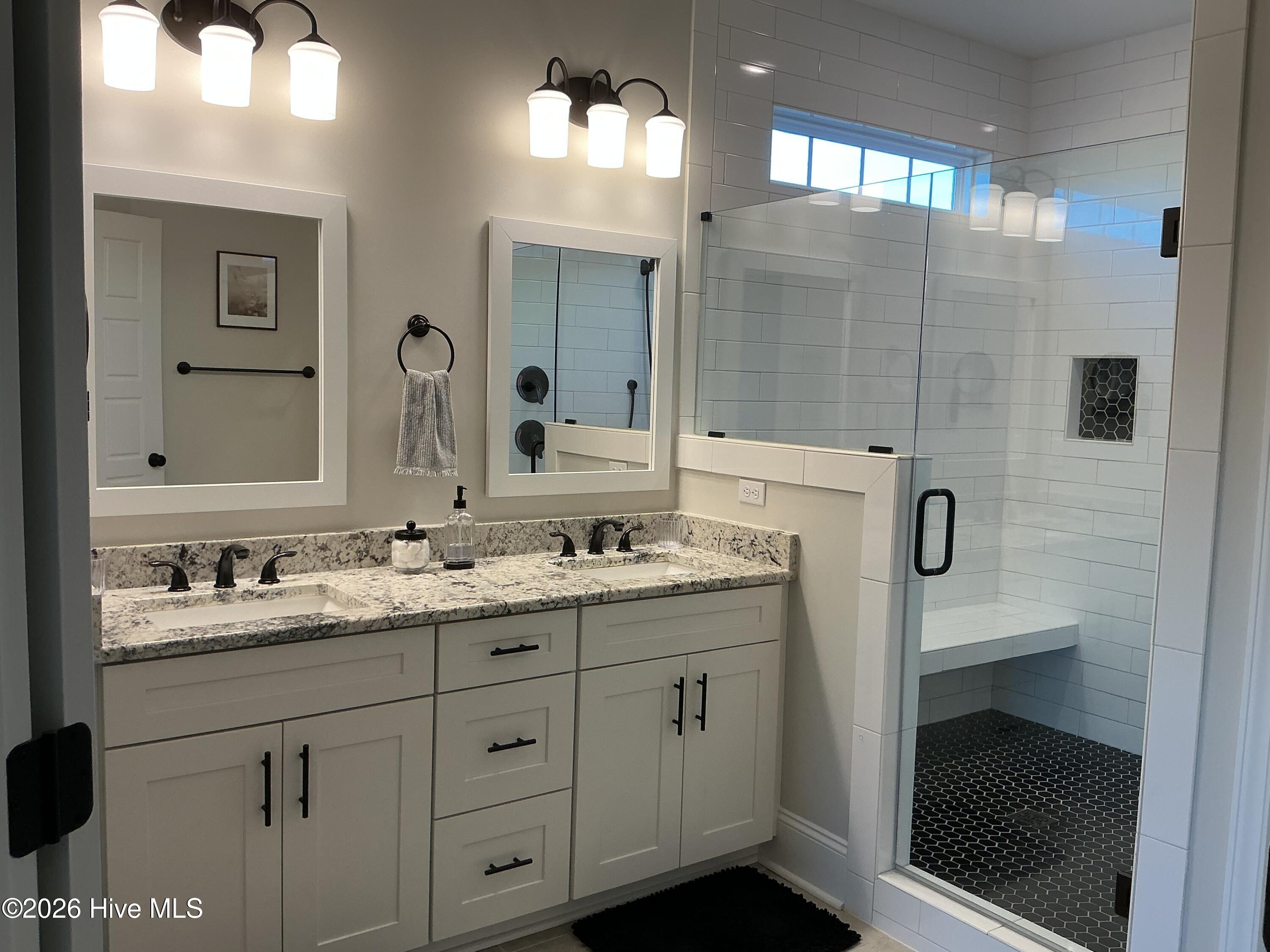 100547537 | Photo 12