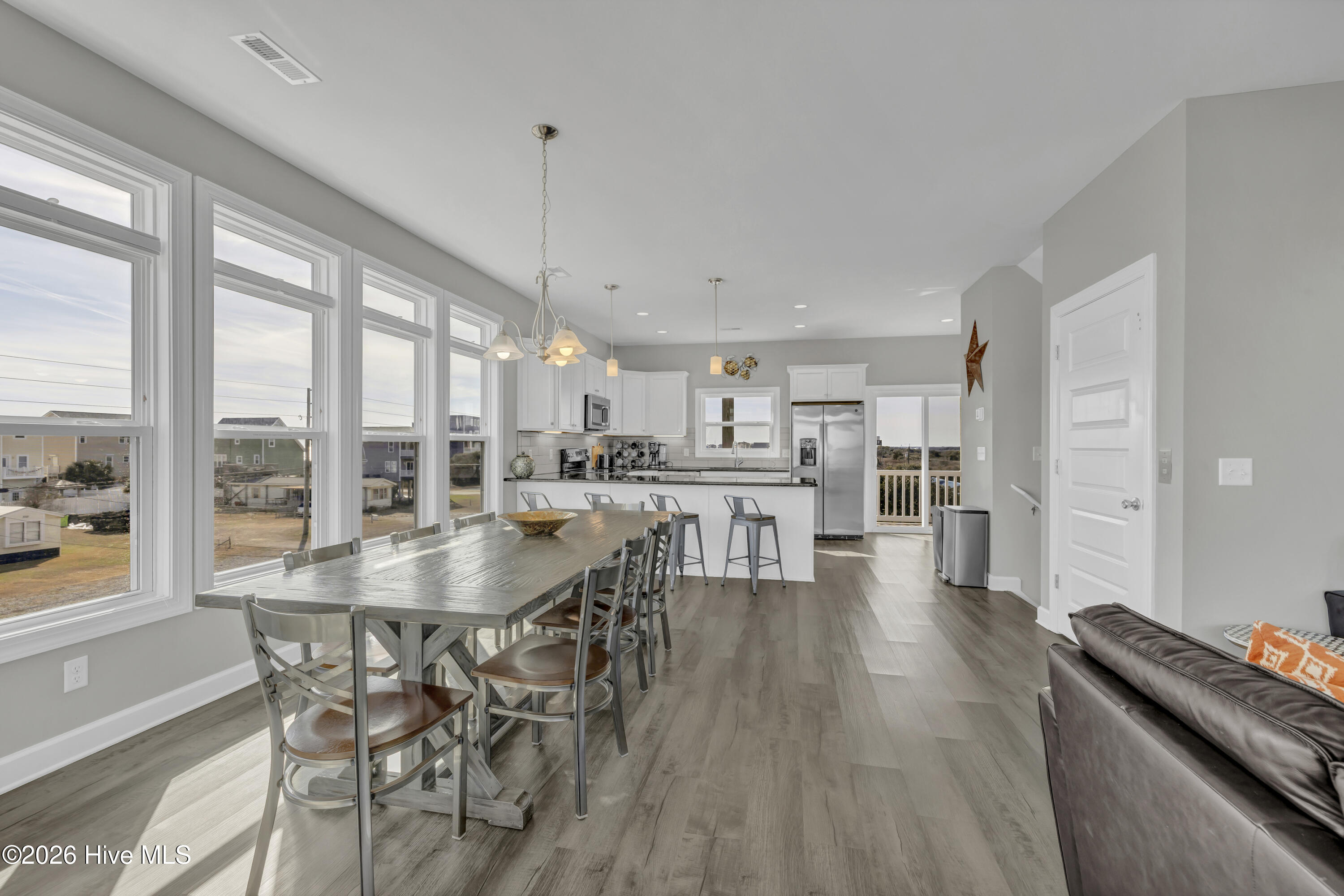 100547519 | Photo 11