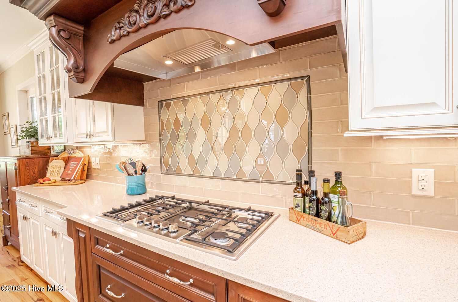 100514685 | Photo 19