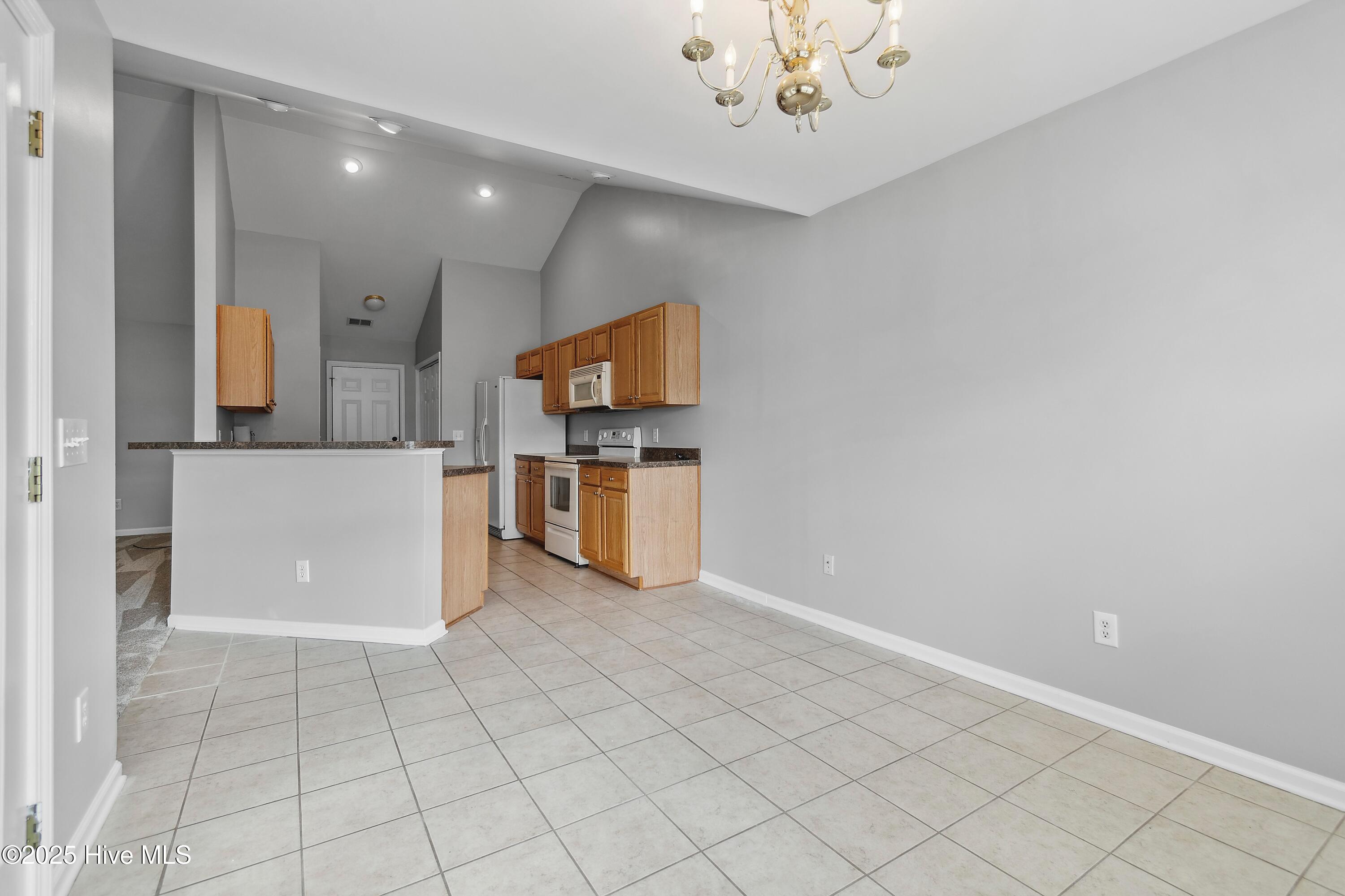 100547243 | Photo 18