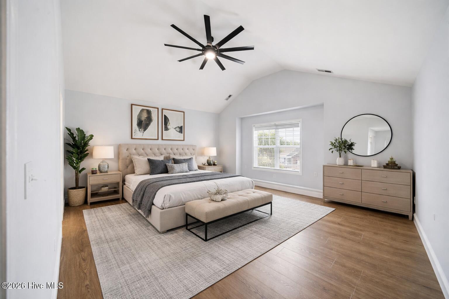 100566874 | Photo 32