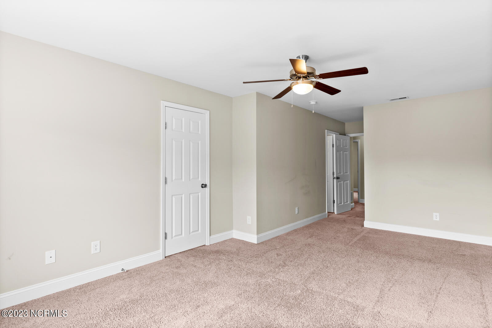 100552237 | Photo 16