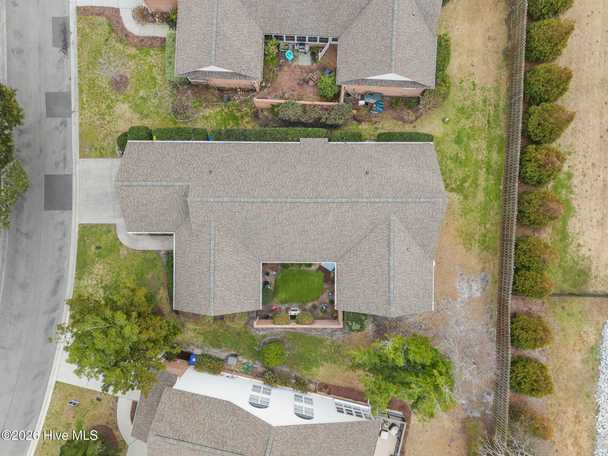 100557863 | Photo 55