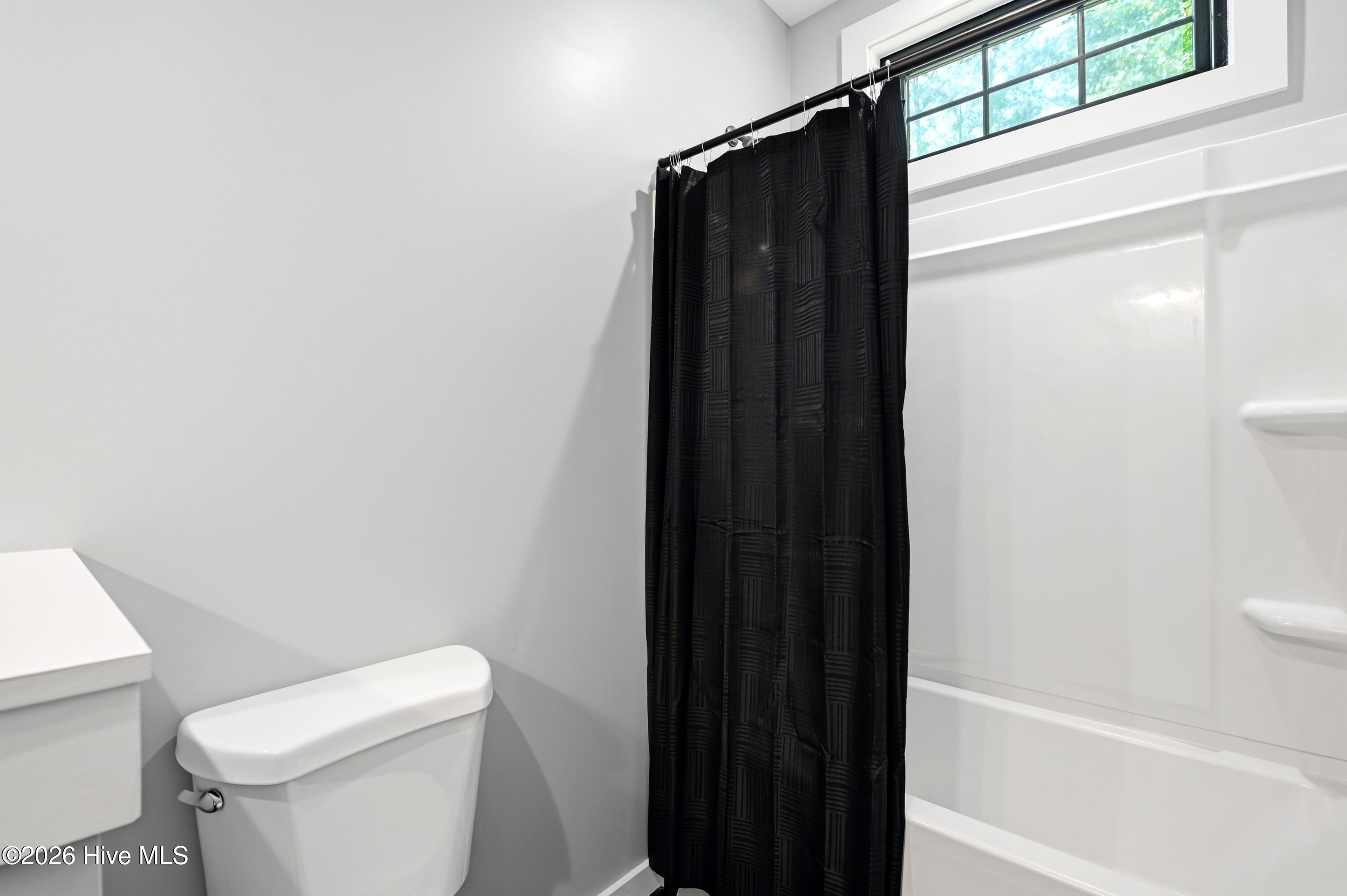 100570518 | Photo 21