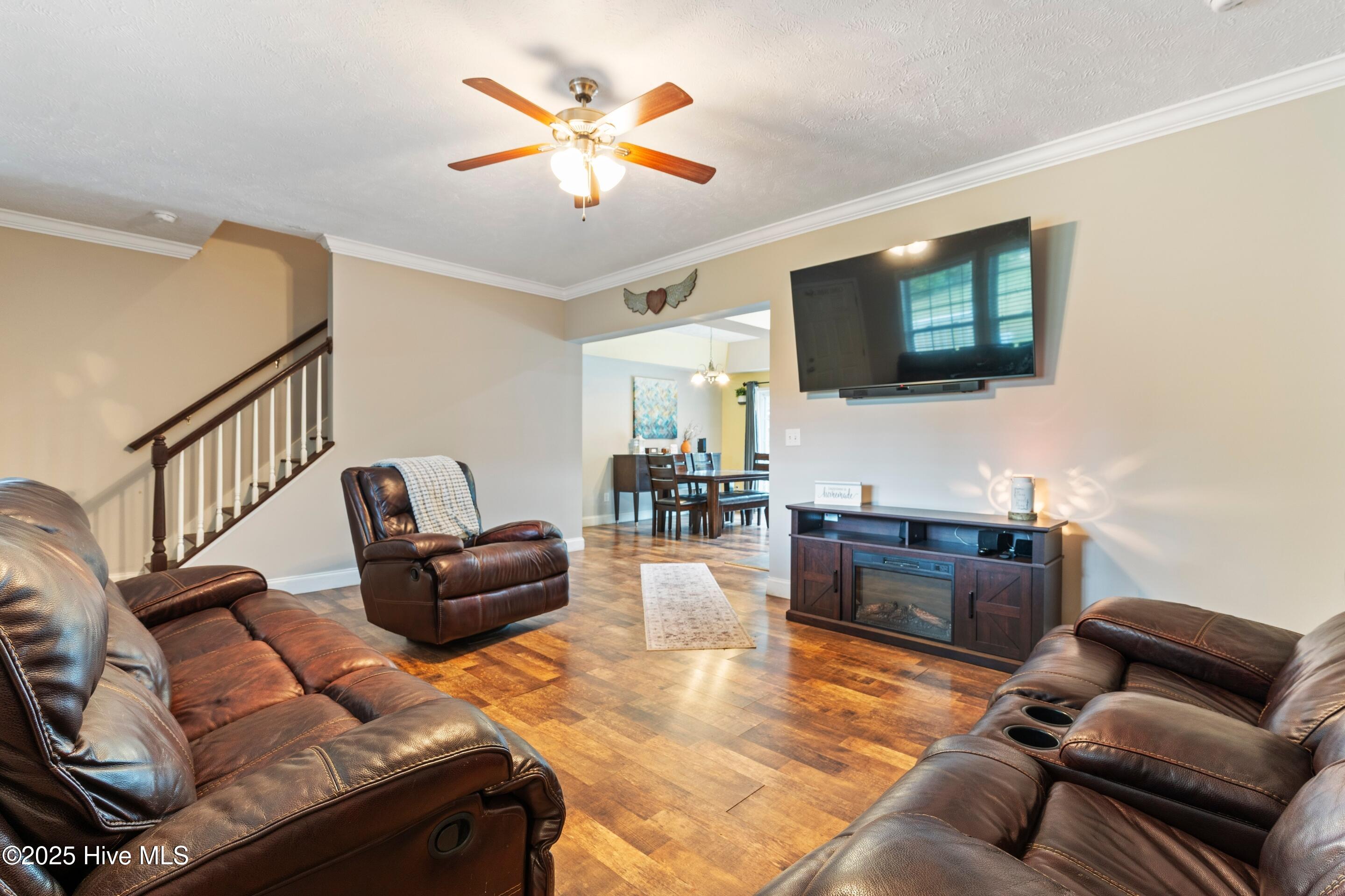 100537388 | Photo 23