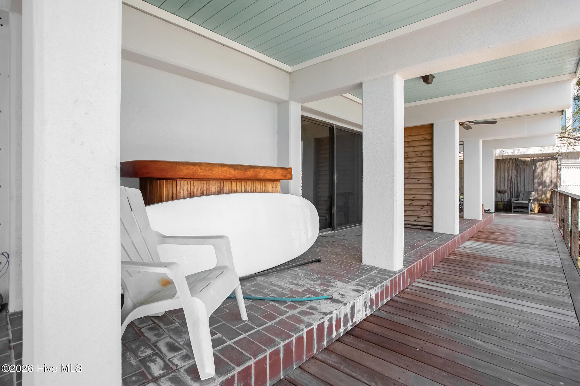 100565973 | Photo 33