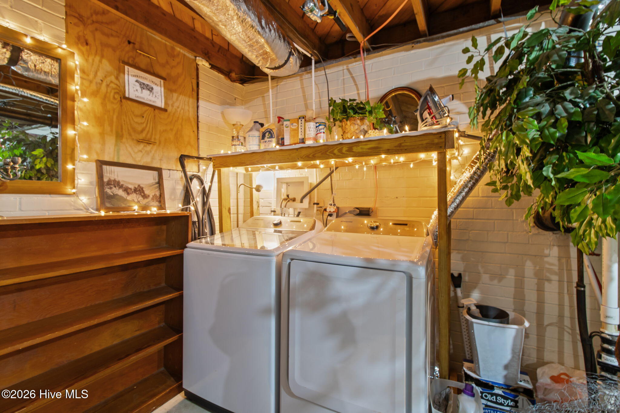 100561394 | Photo 25