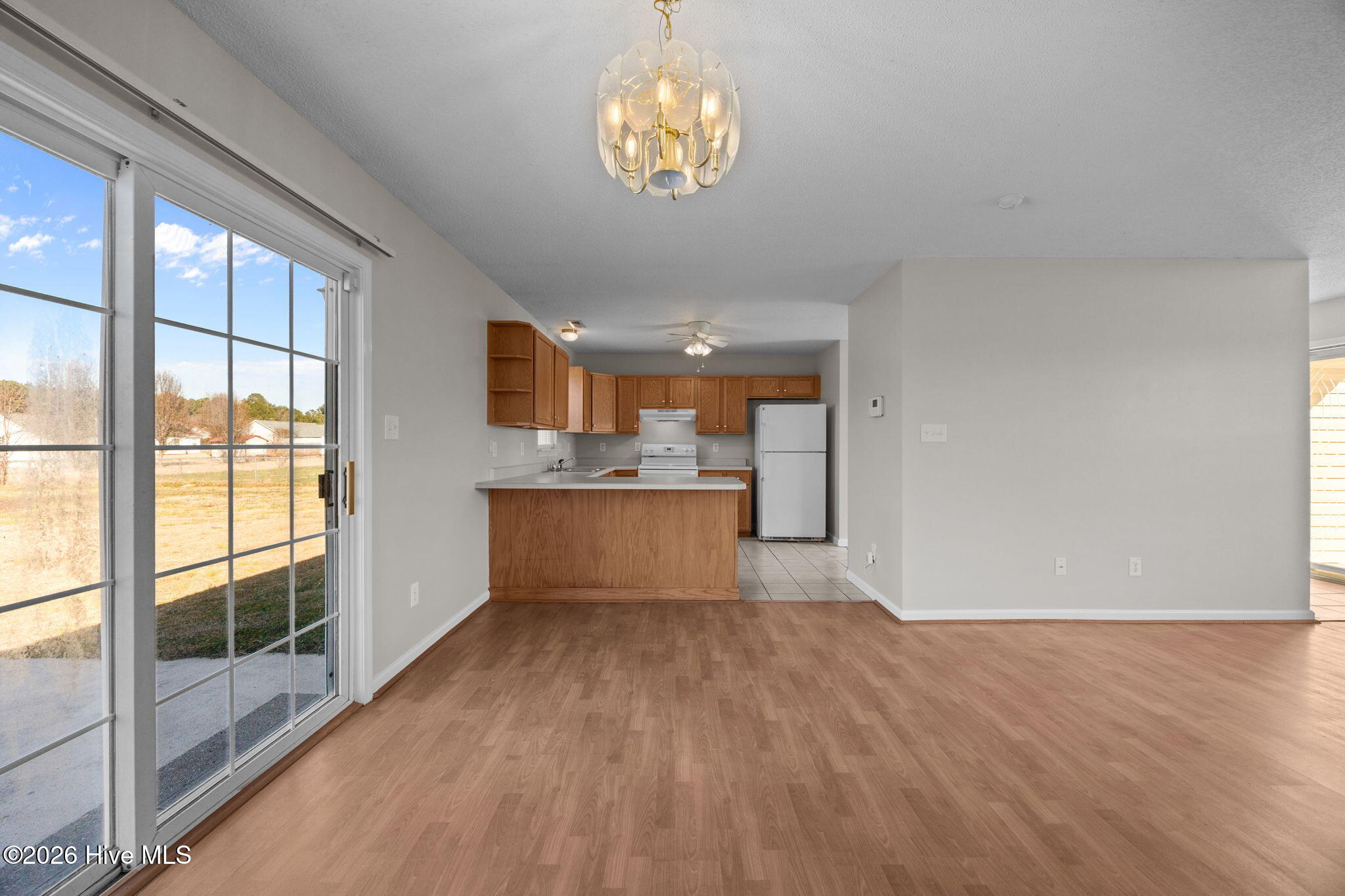 100550367 | Photo 14