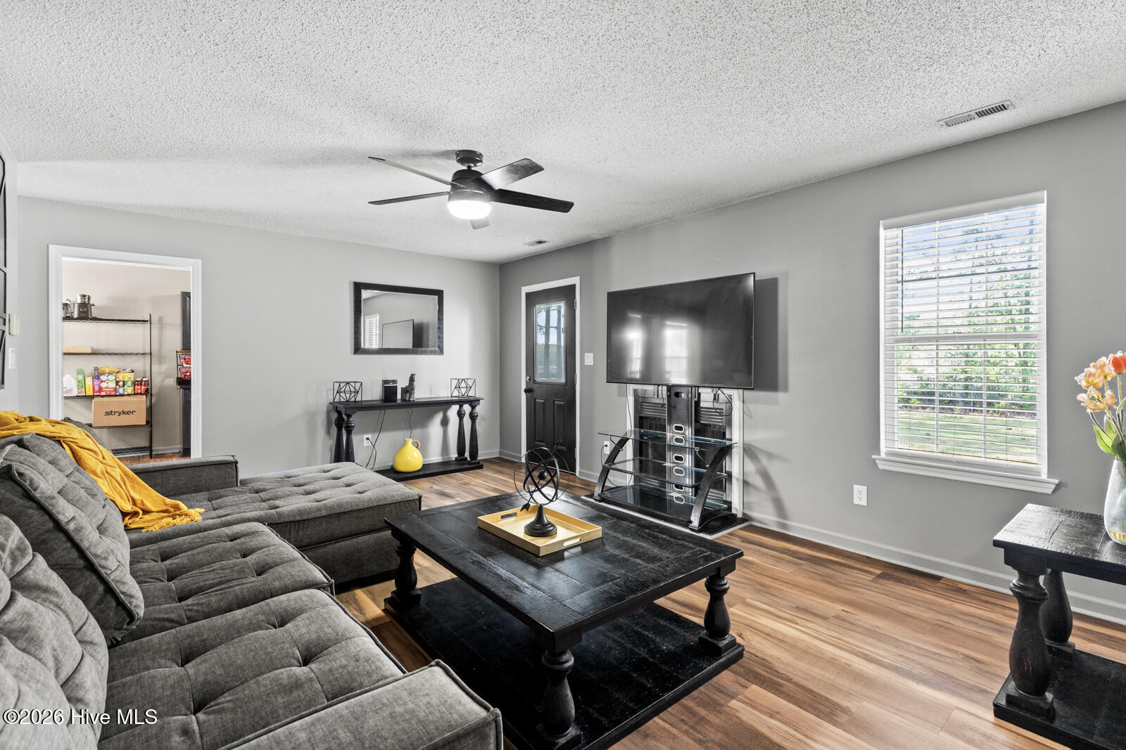 100568901 | Photo 15