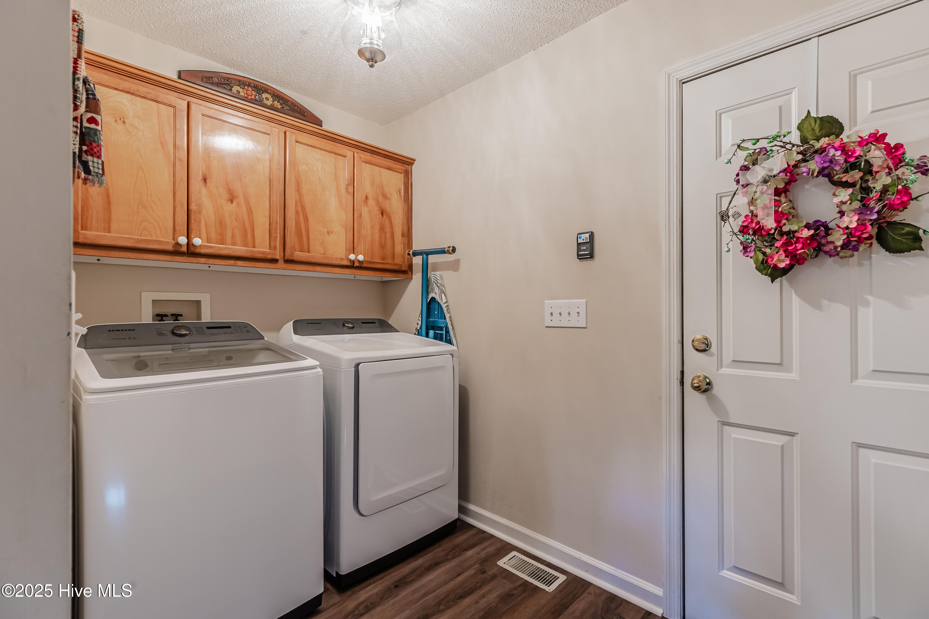 100535569 | Photo 15