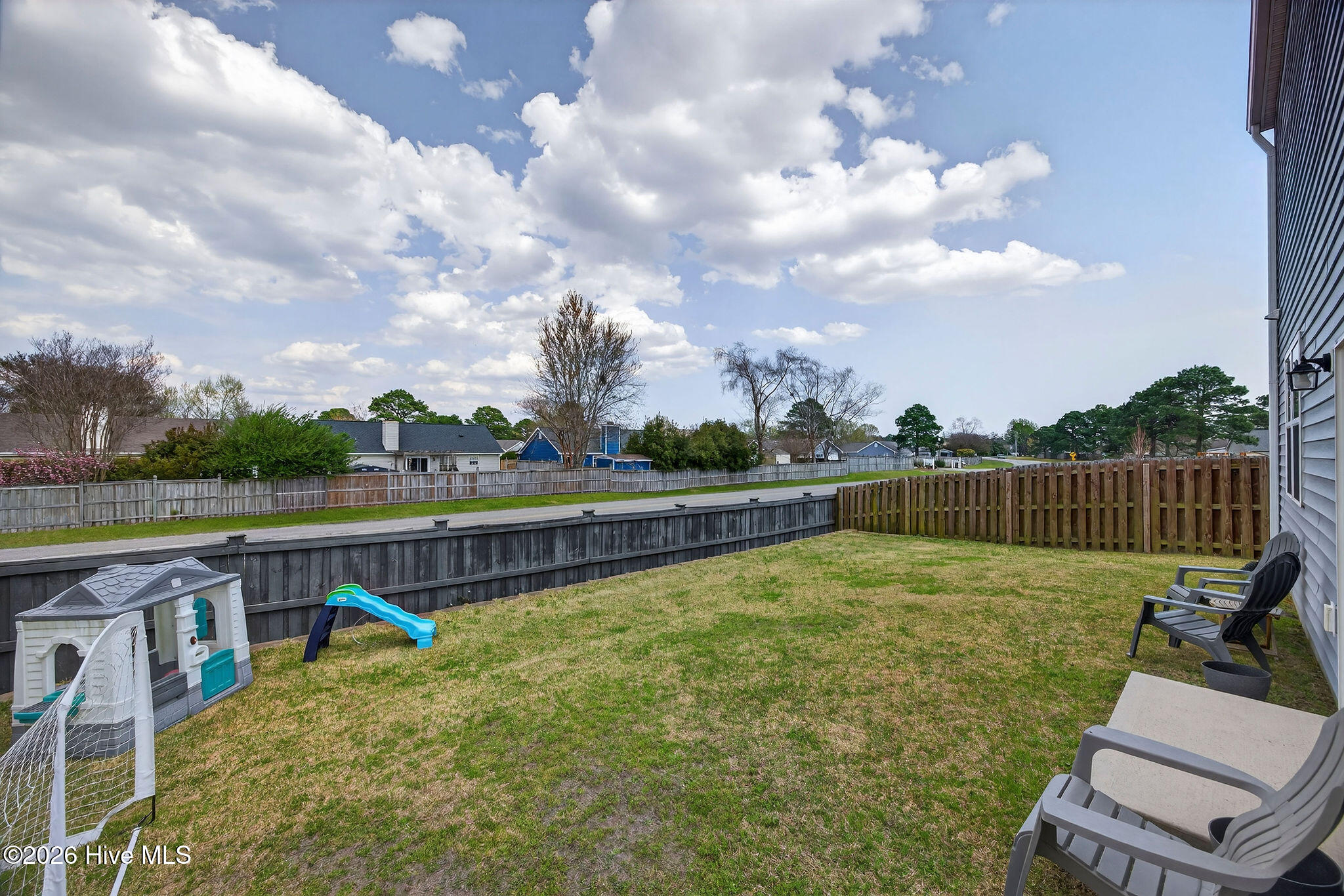 100562313 | Photo 51