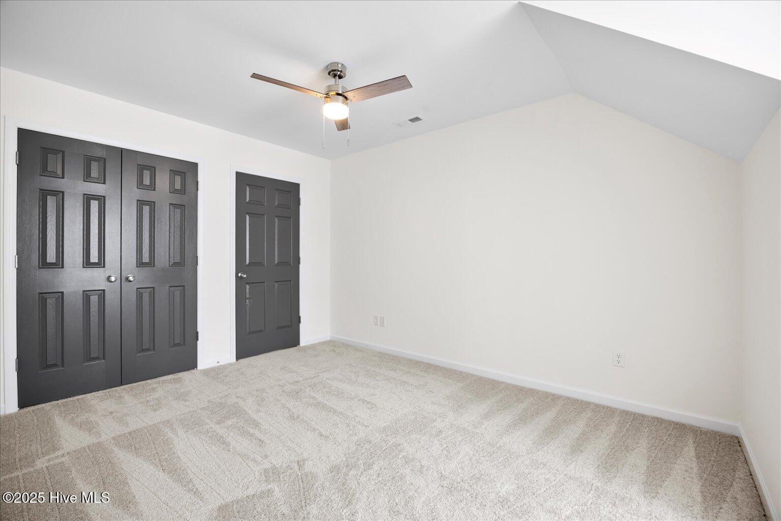 100522209 | Photo 25