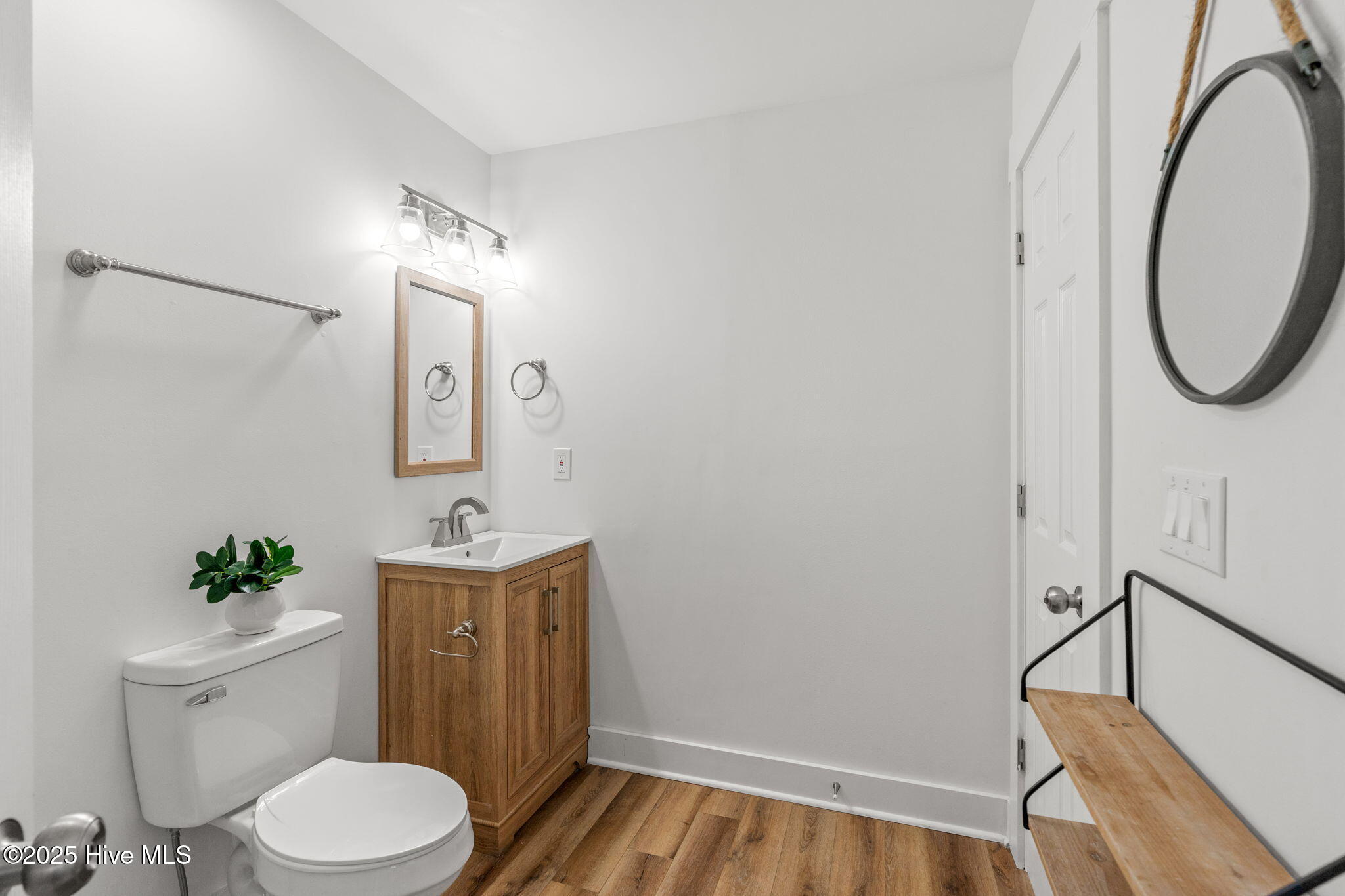 100540283 | Photo 28