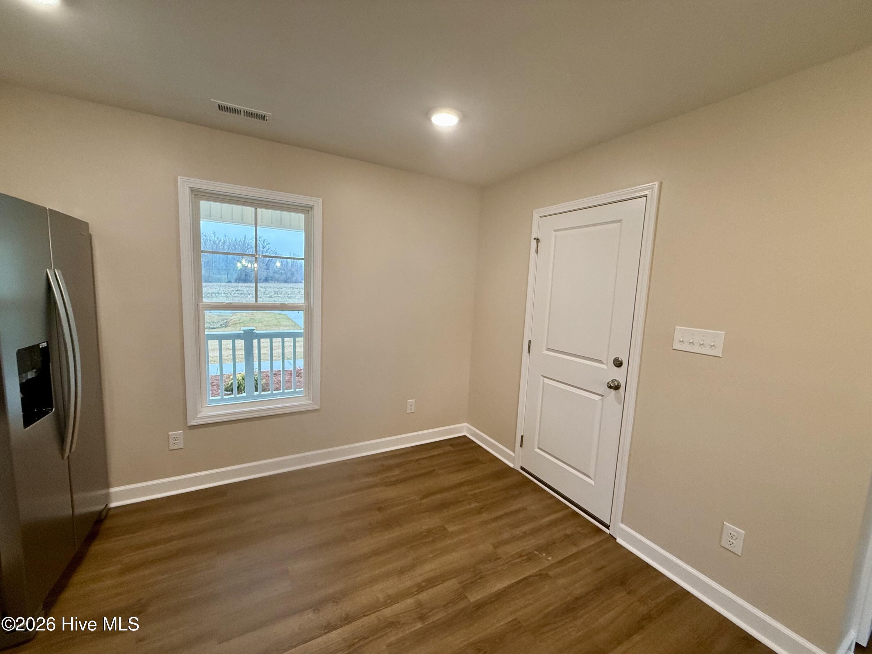 100548779 | Photo 12