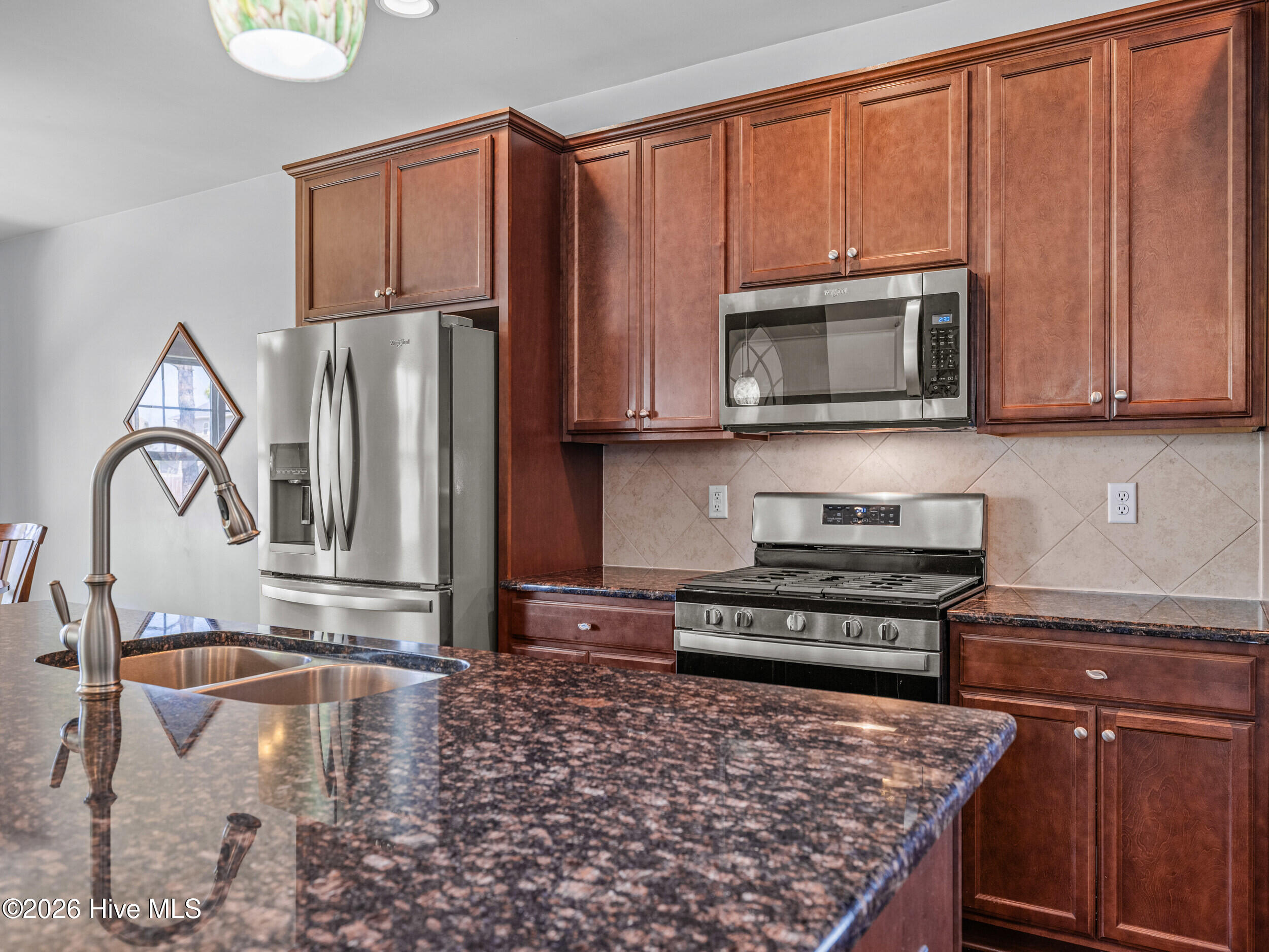 100567320 | Photo 20