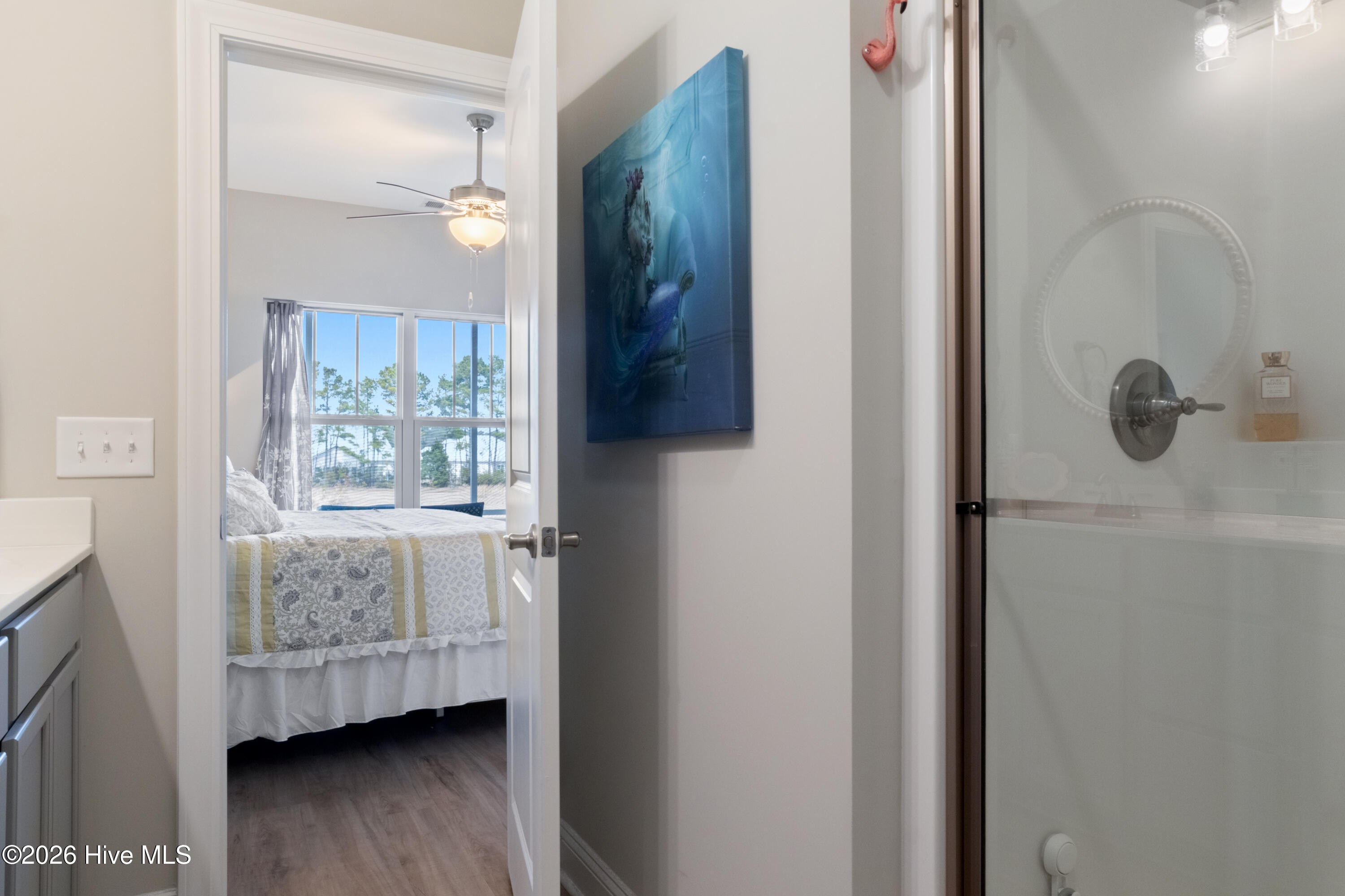 100557212 | Photo 28