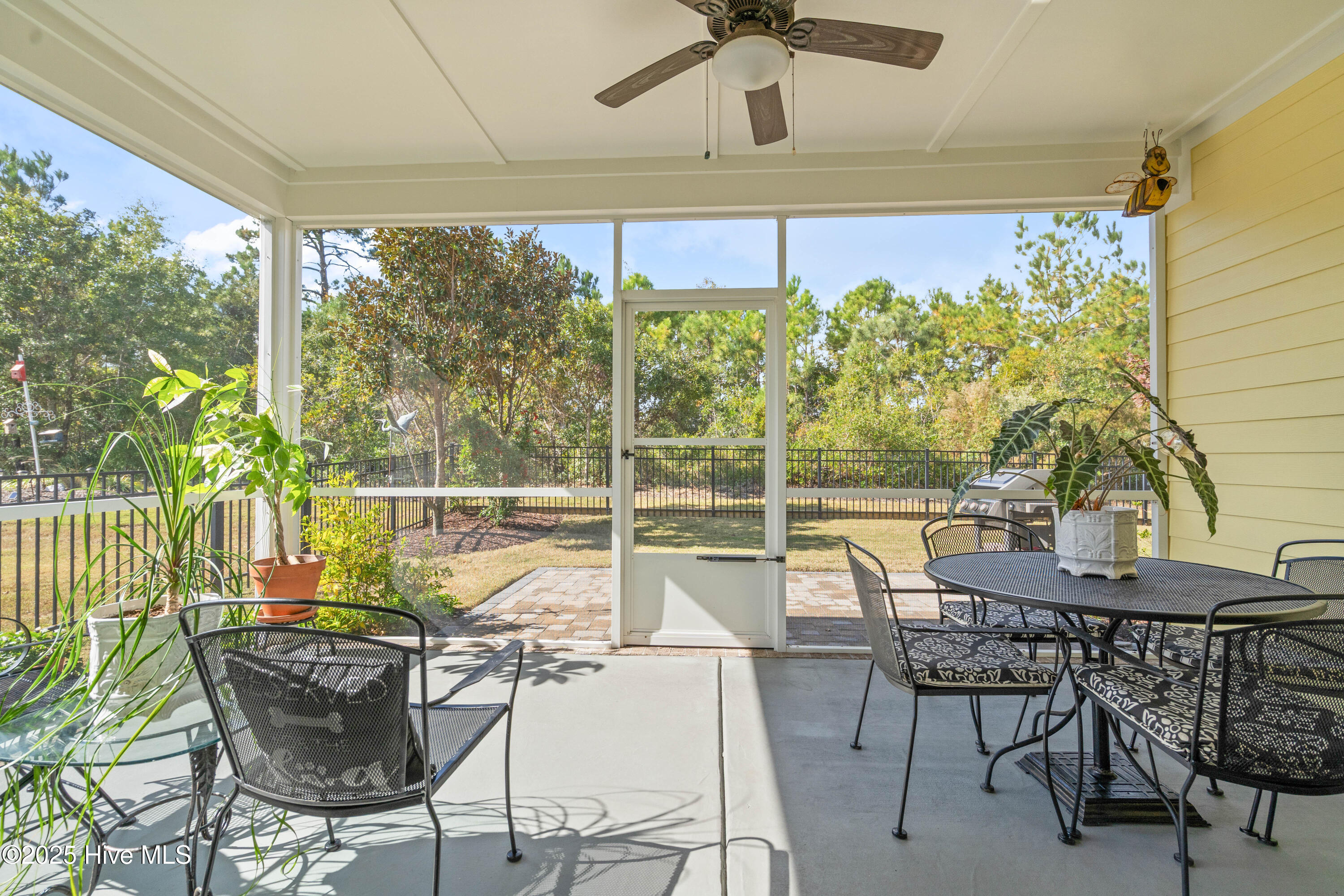 100539660 | Photo 57