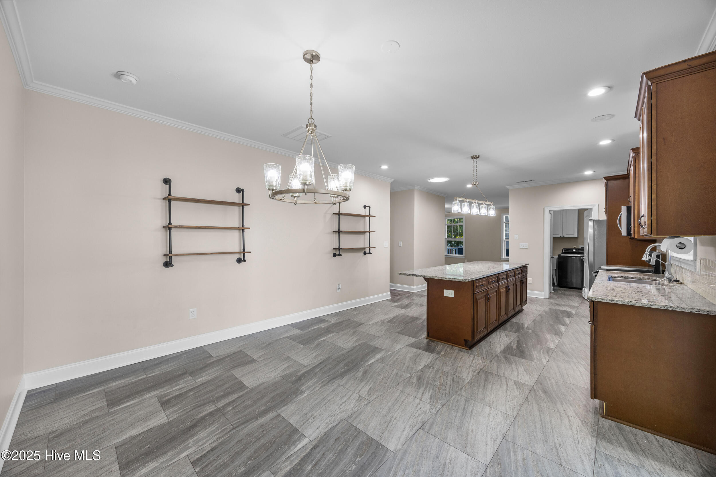 100528146 | Photo 18