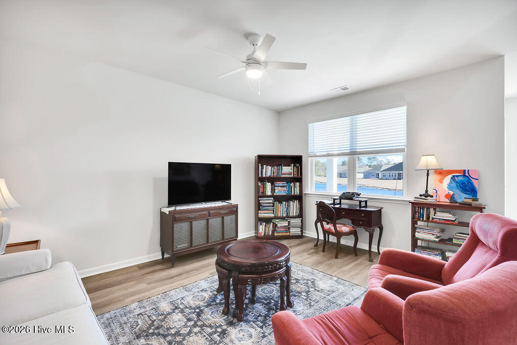 100556486 | Photo 15