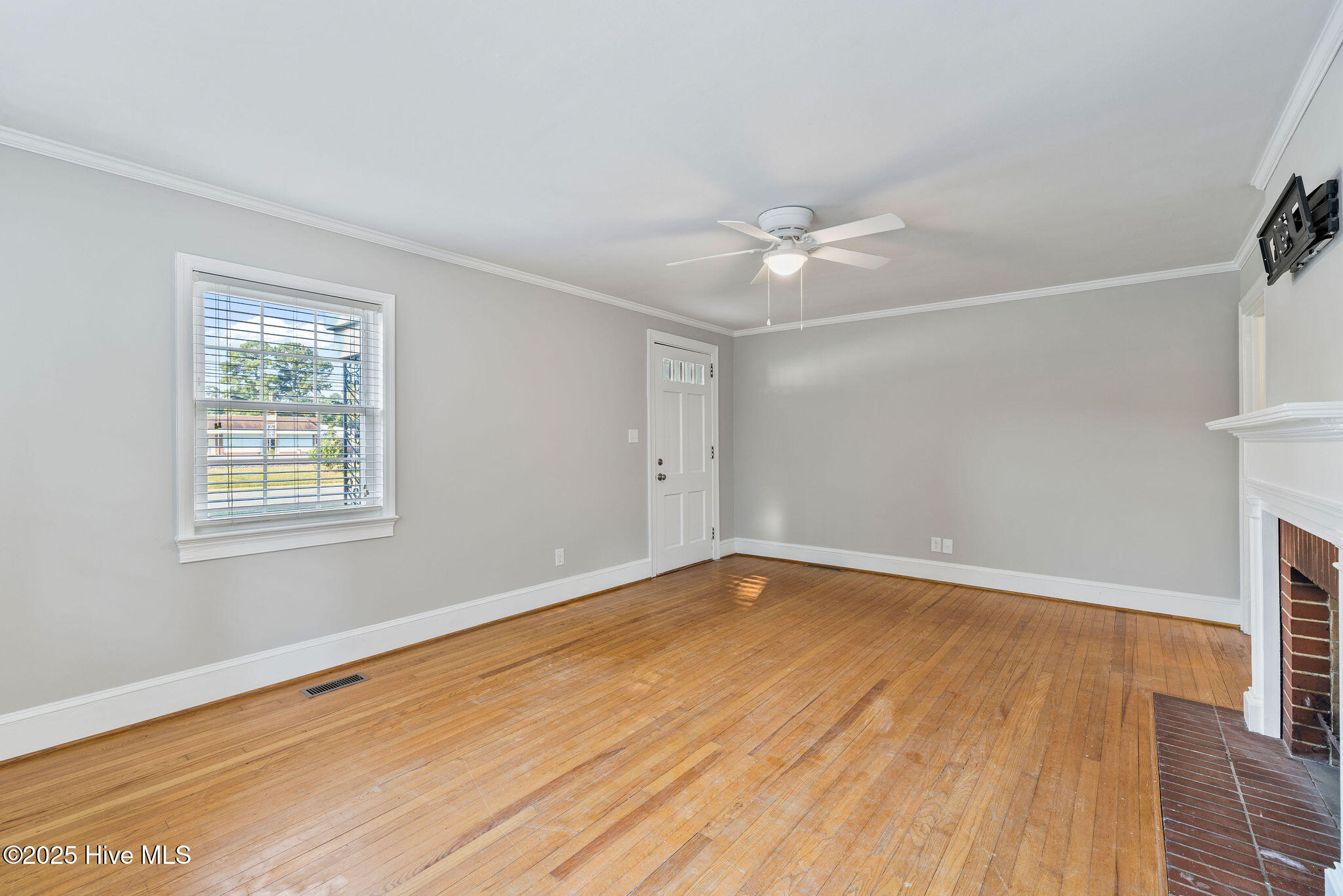 Homes for sale in La Grange, NC | 110 W Railroad St, La Grange, NC 28551 | MLS# 100529496