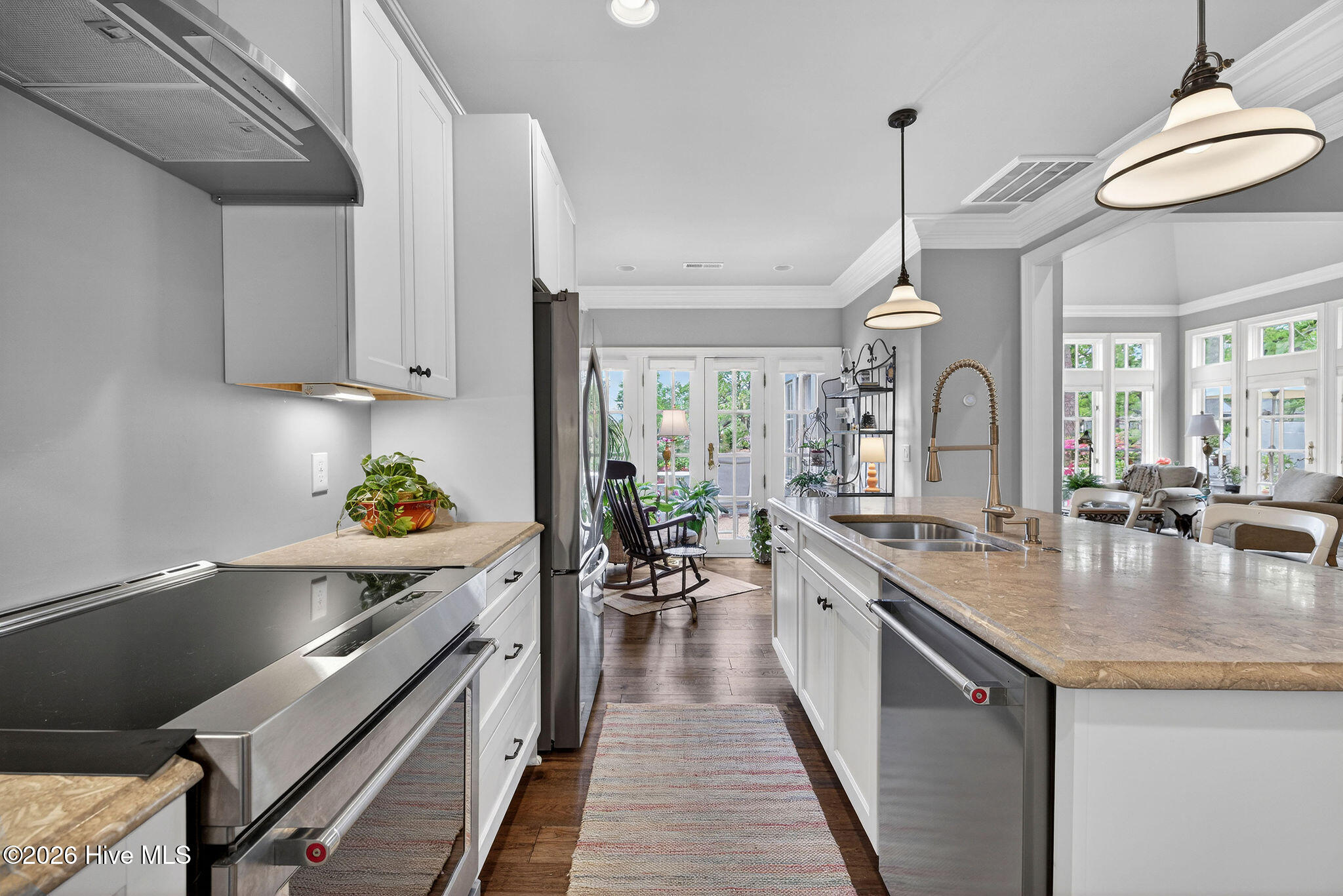 100565960 | Photo 26