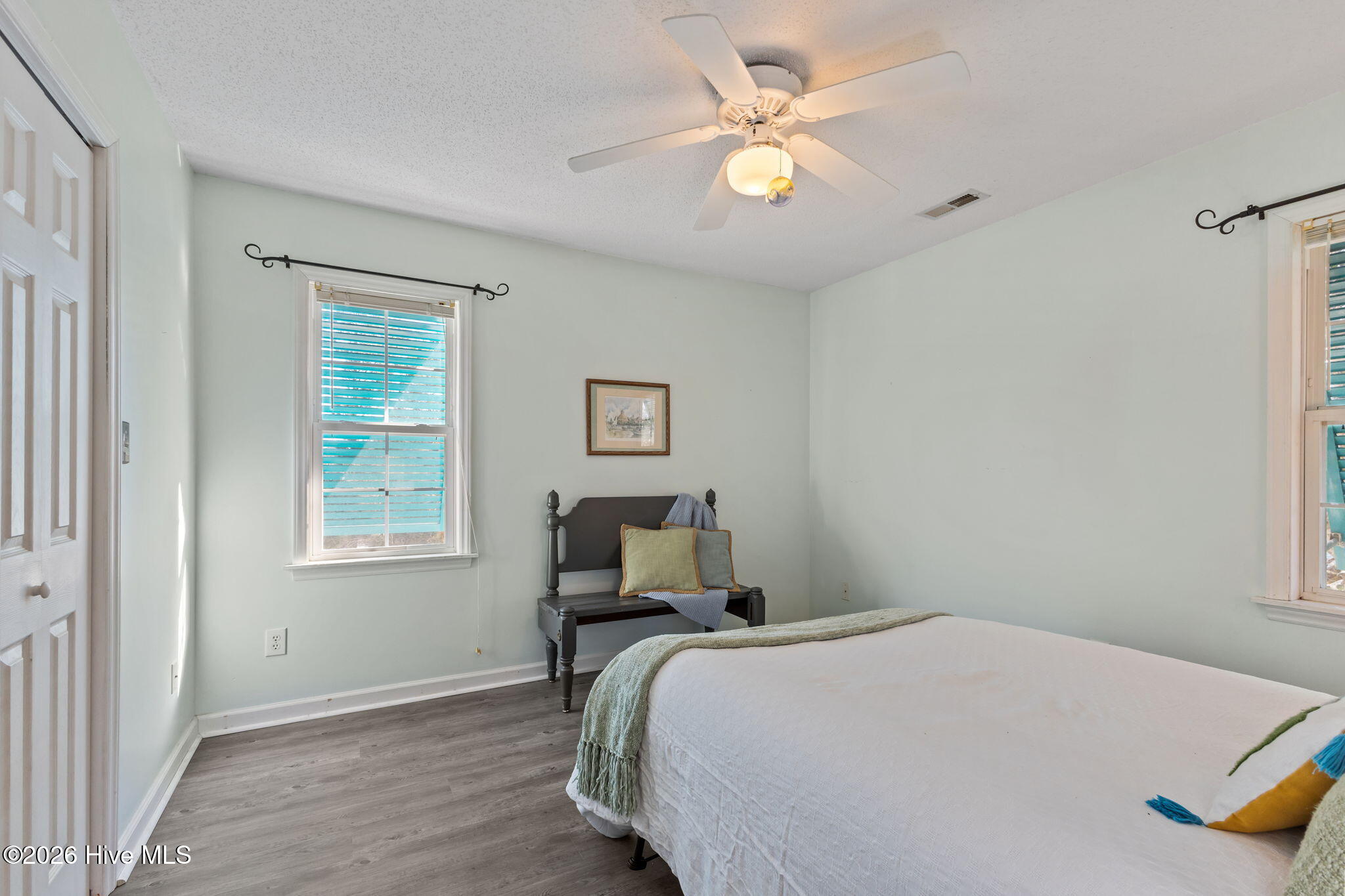 100561446 | Photo 23