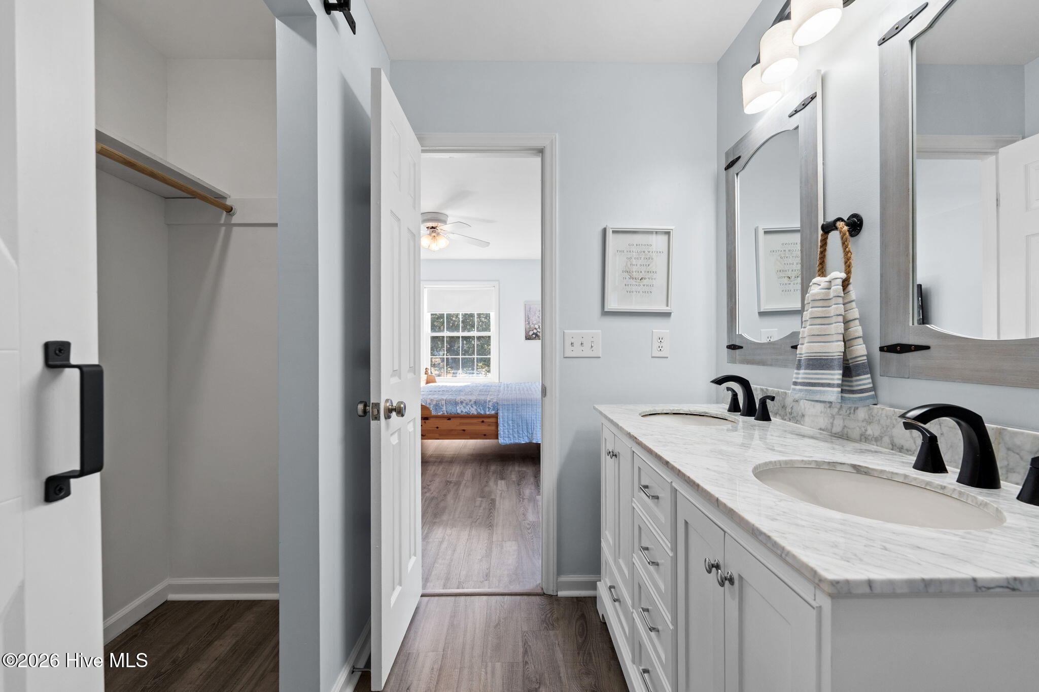 100553863 | Photo 25