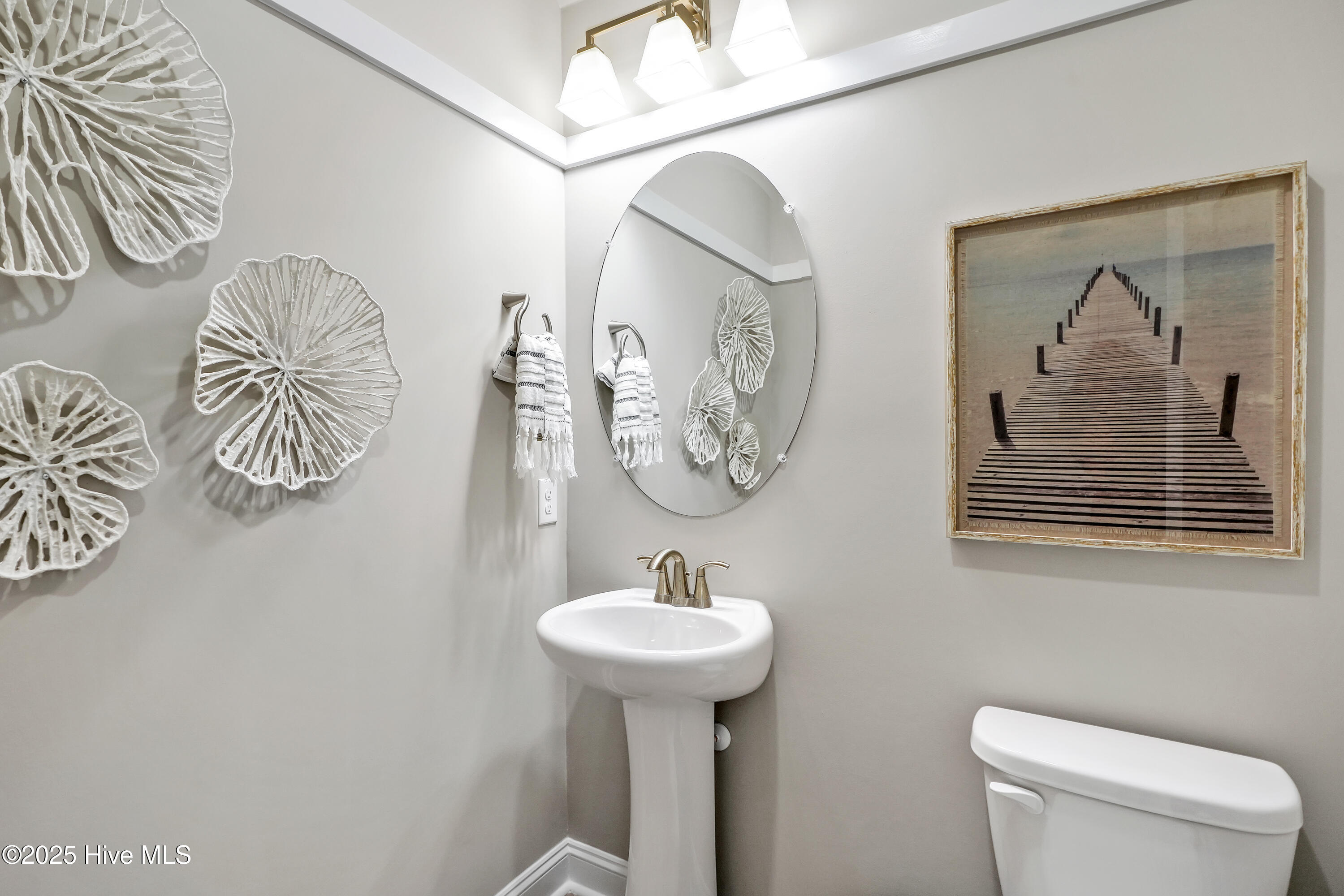 100535956 | Photo 34