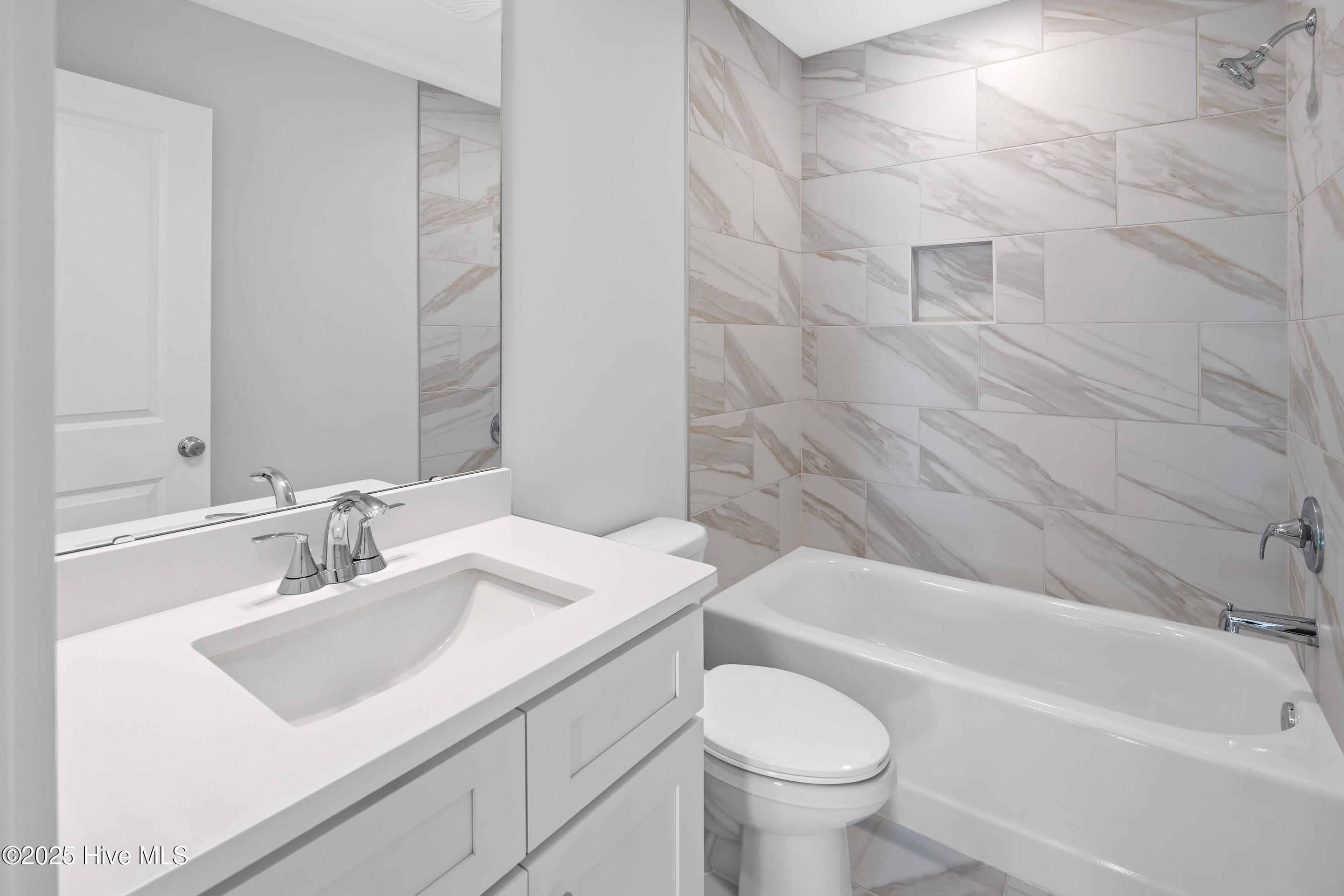 100547481 | Photo 28